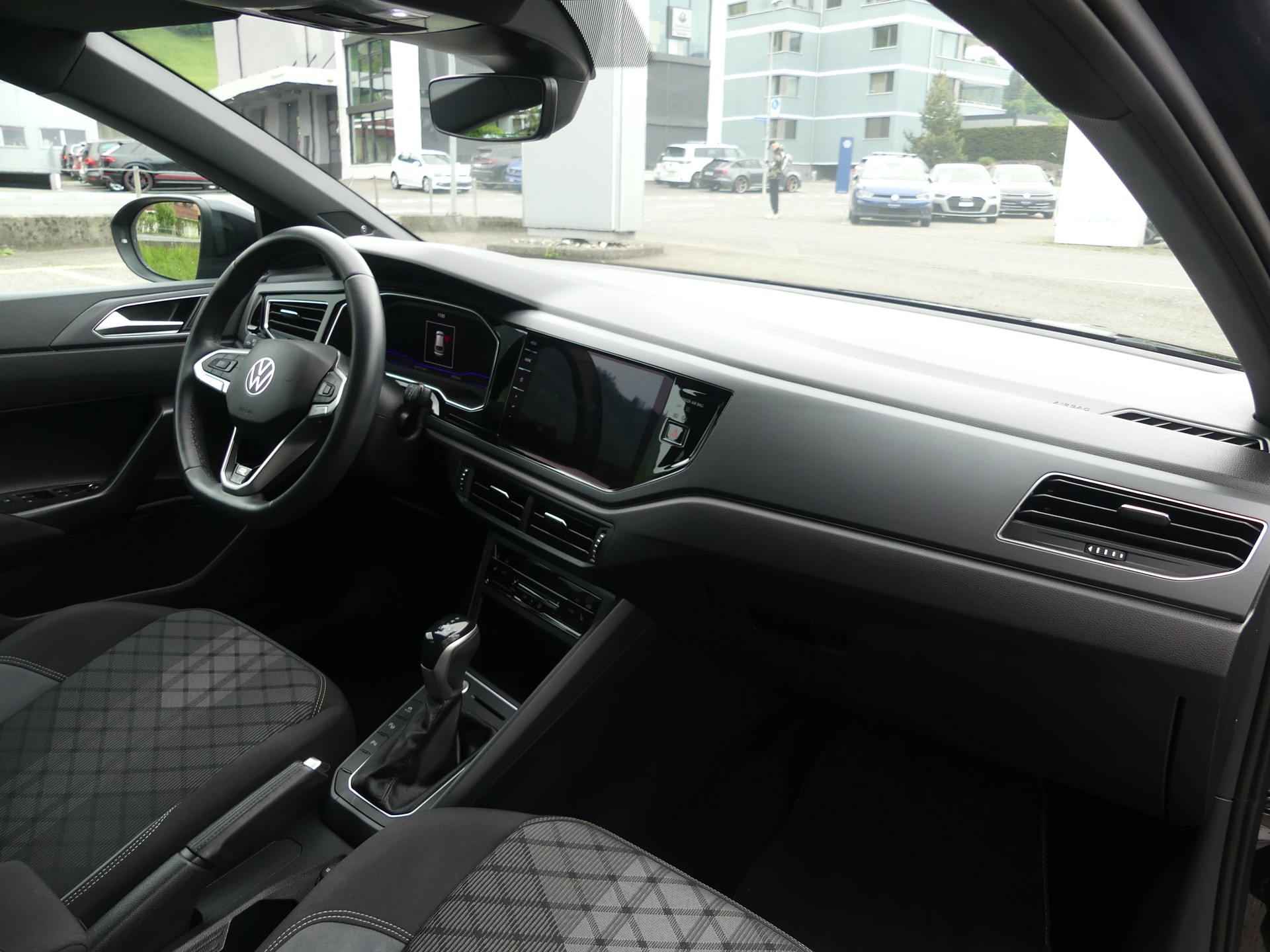 VW Taigo 1.5 TSI R-Line DSG-image-8