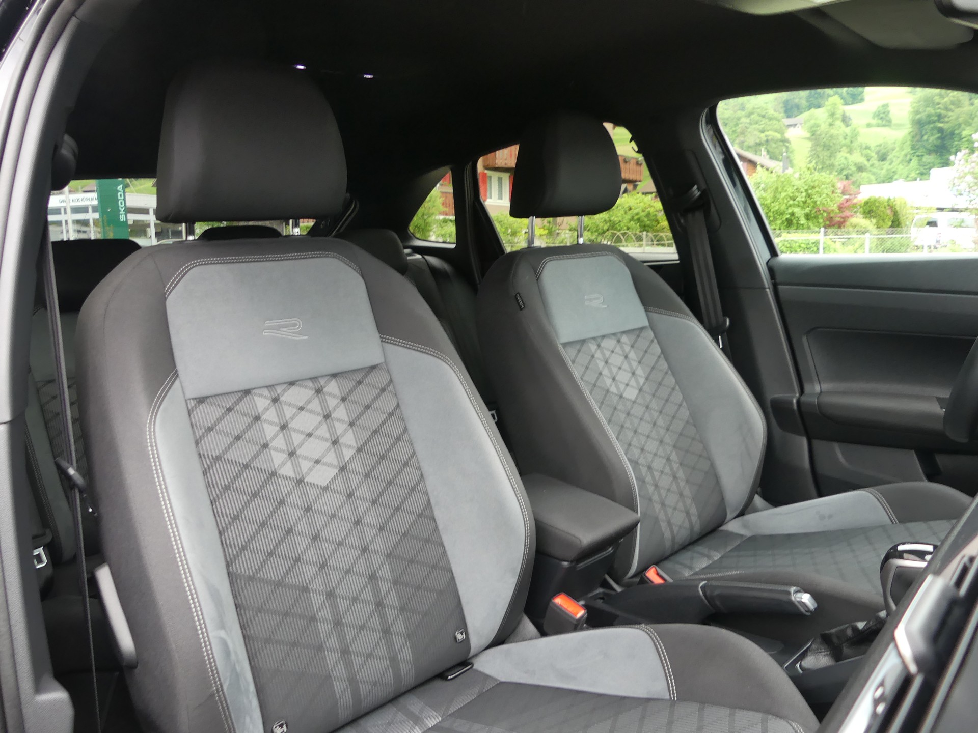 VW Taigo 1.5 TSI R-Line DSG-image-10