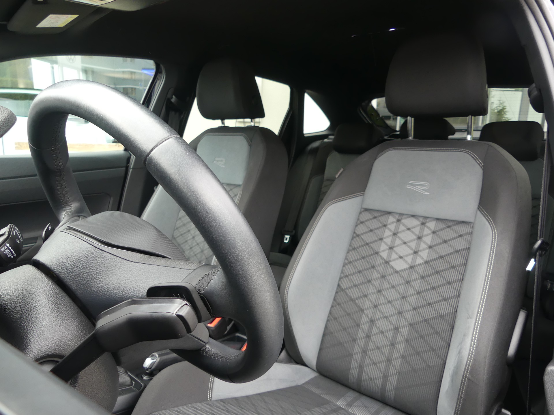 VW Taigo 1.5 TSI R-Line DSG-image-9