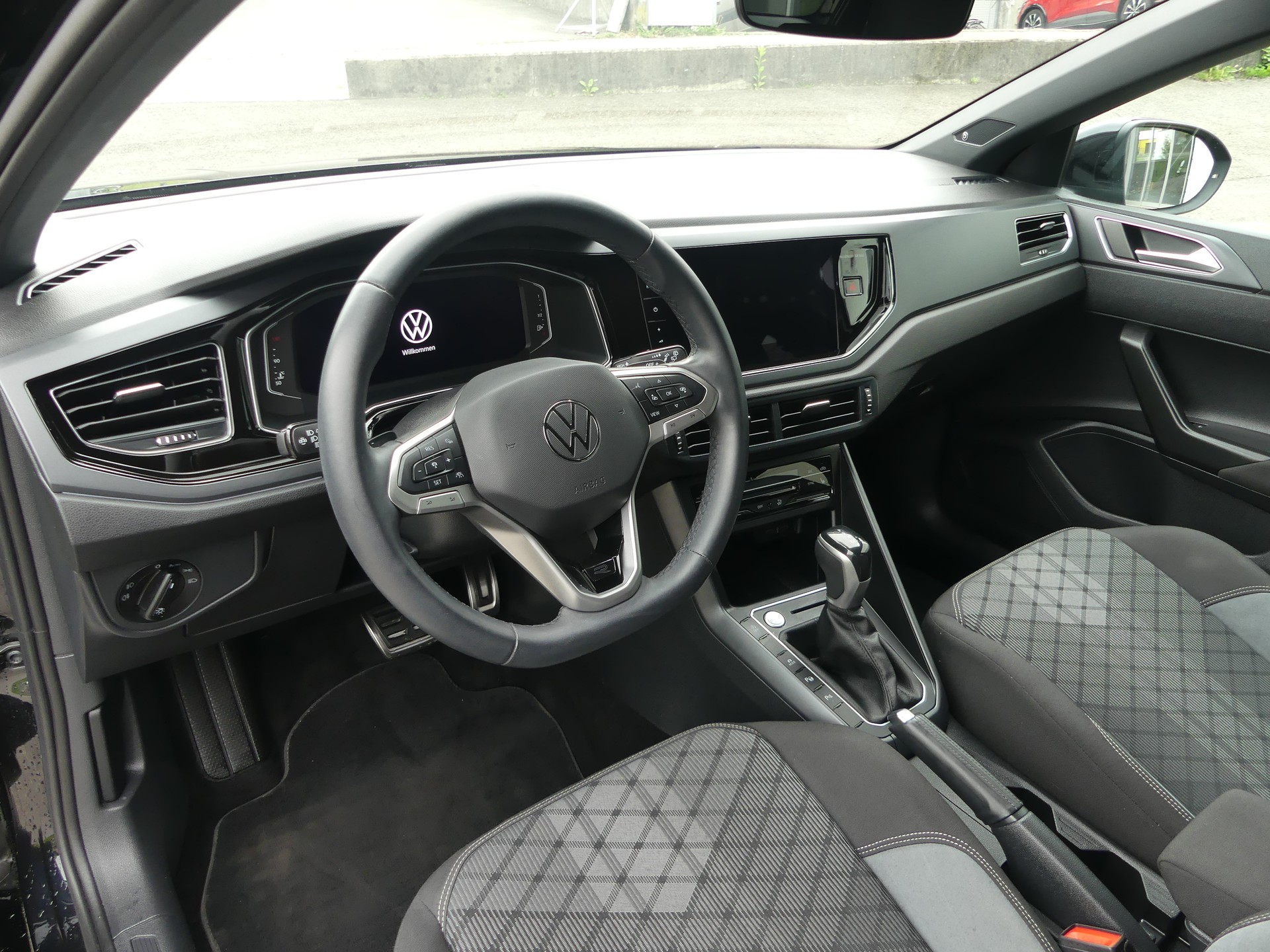 VW Taigo 1.5 TSI R-Line DSG-image-6