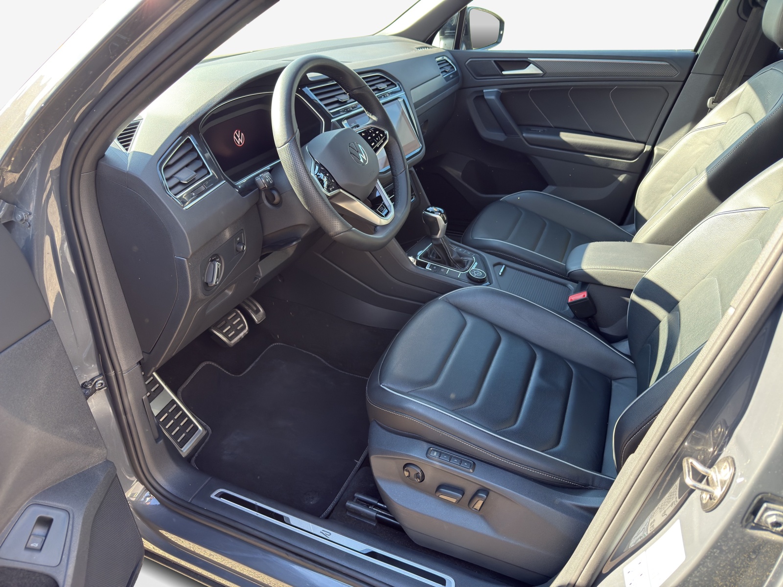 VW Tiguan 2.0TSI R-Line 4Motion DSG-image-7