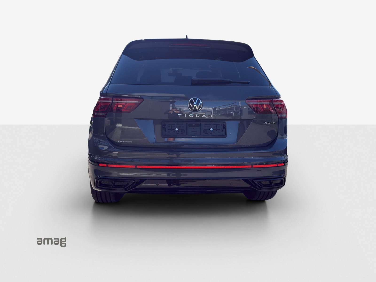 VW Tiguan 2.0TSI R-Line 4Motion DSG-image-3