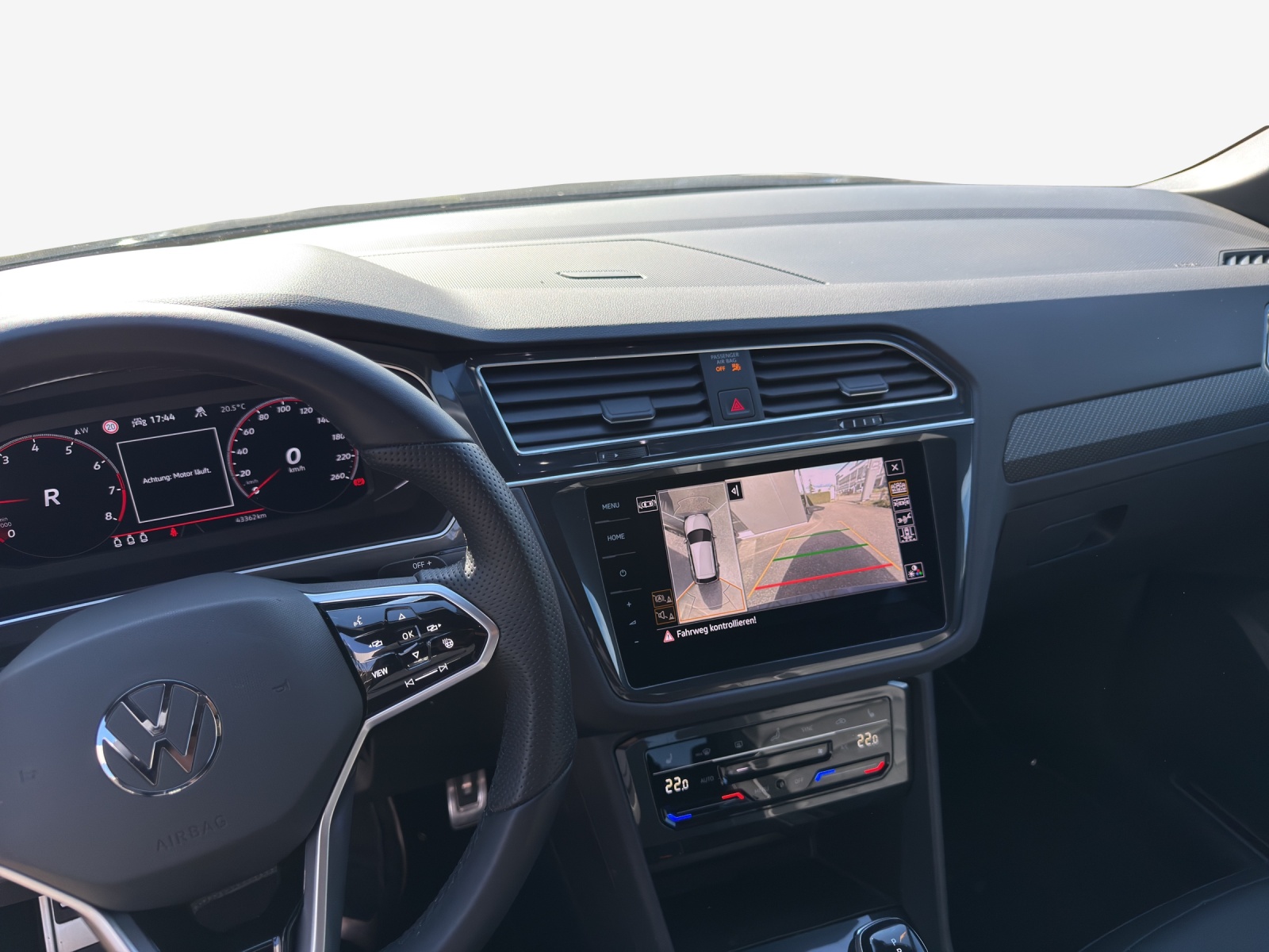 VW Tiguan 2.0TSI R-Line 4Motion DSG-image-14