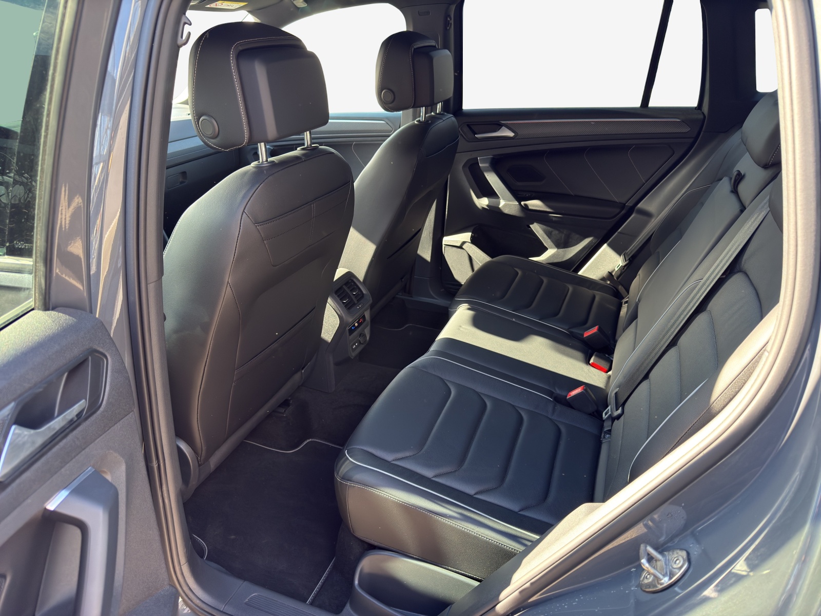 VW Tiguan 2.0TSI R-Line 4Motion DSG-image-11