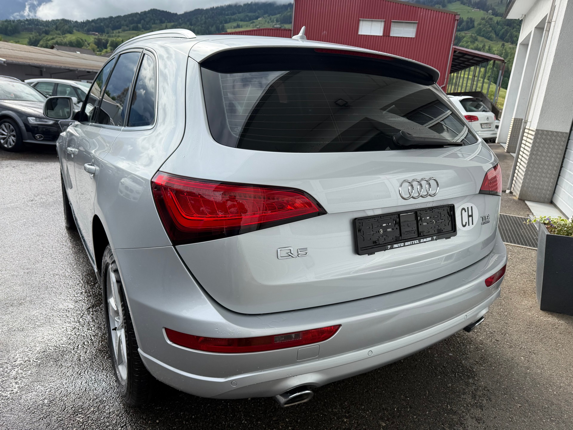 AUDI Q5 3.0 TDI quattro S-tronic-showroom-element-2
