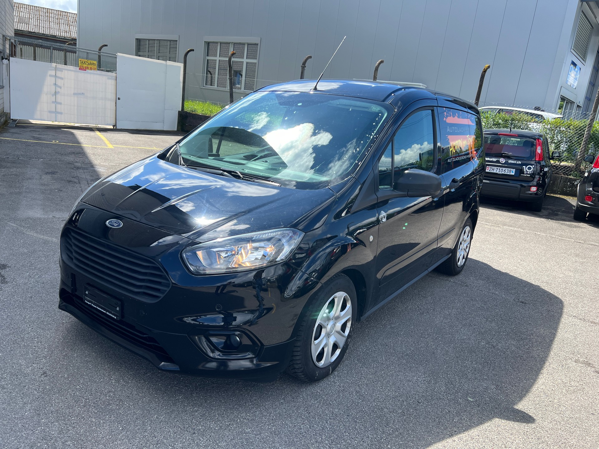 FORD Transit Courier Van 1.5 TDCi Basis-showroom-element-1