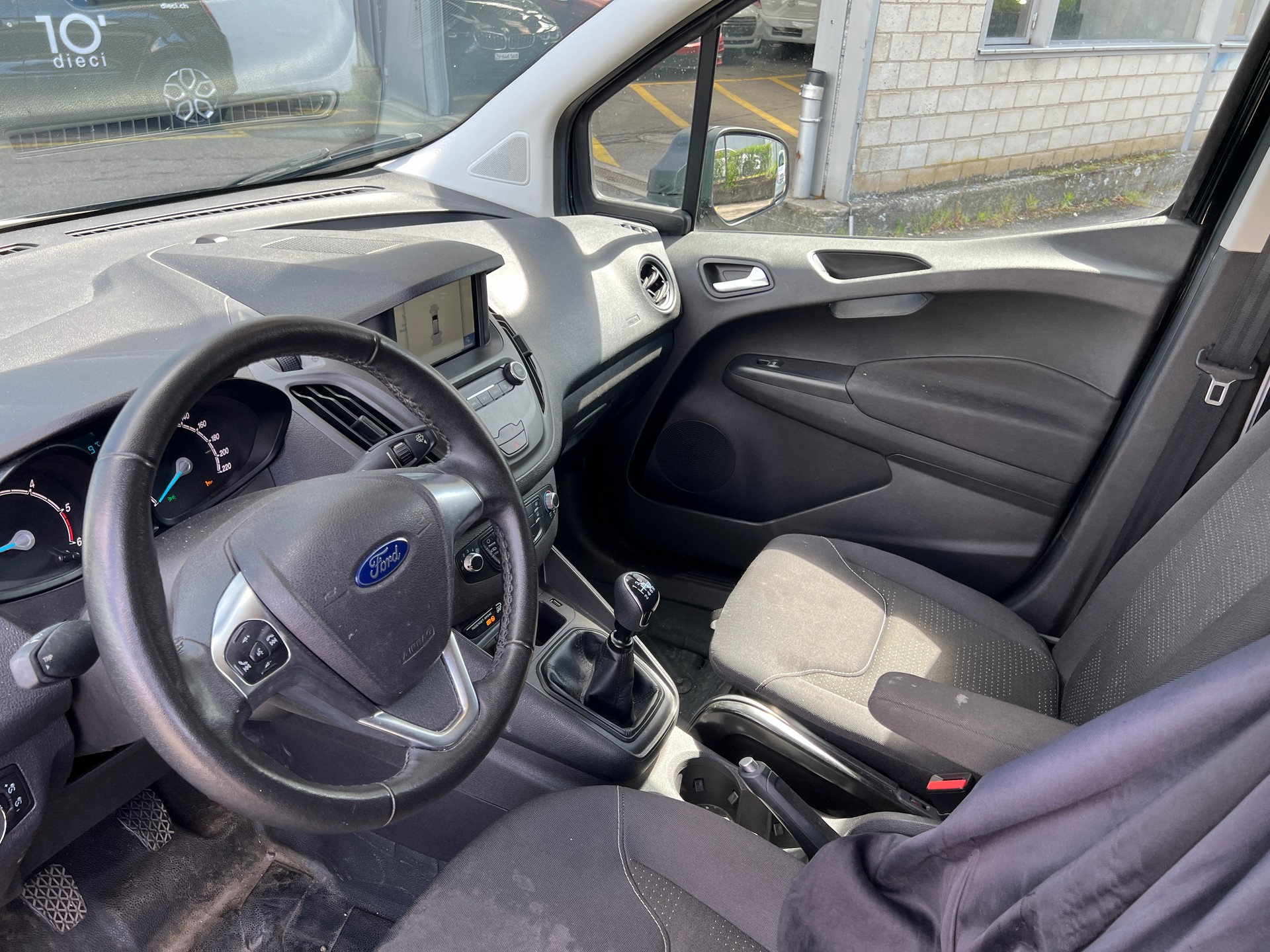 FORD Transit Courier Van 1.5 TDCi Basis-image-18