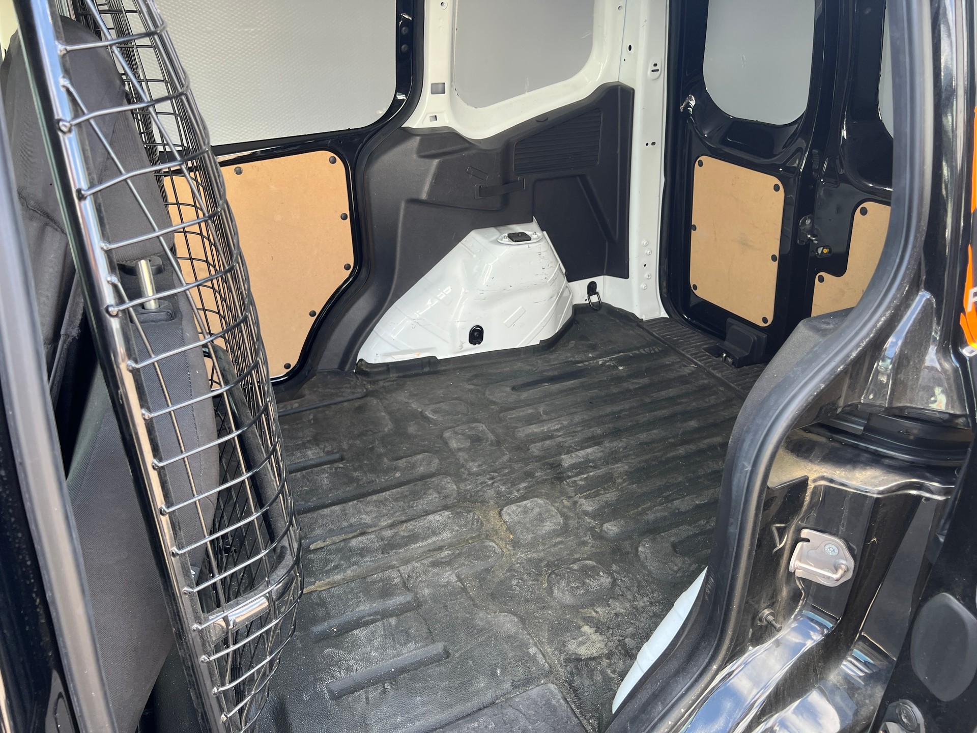 FORD Transit Courier Van 1.5 TDCi Basis-image-10