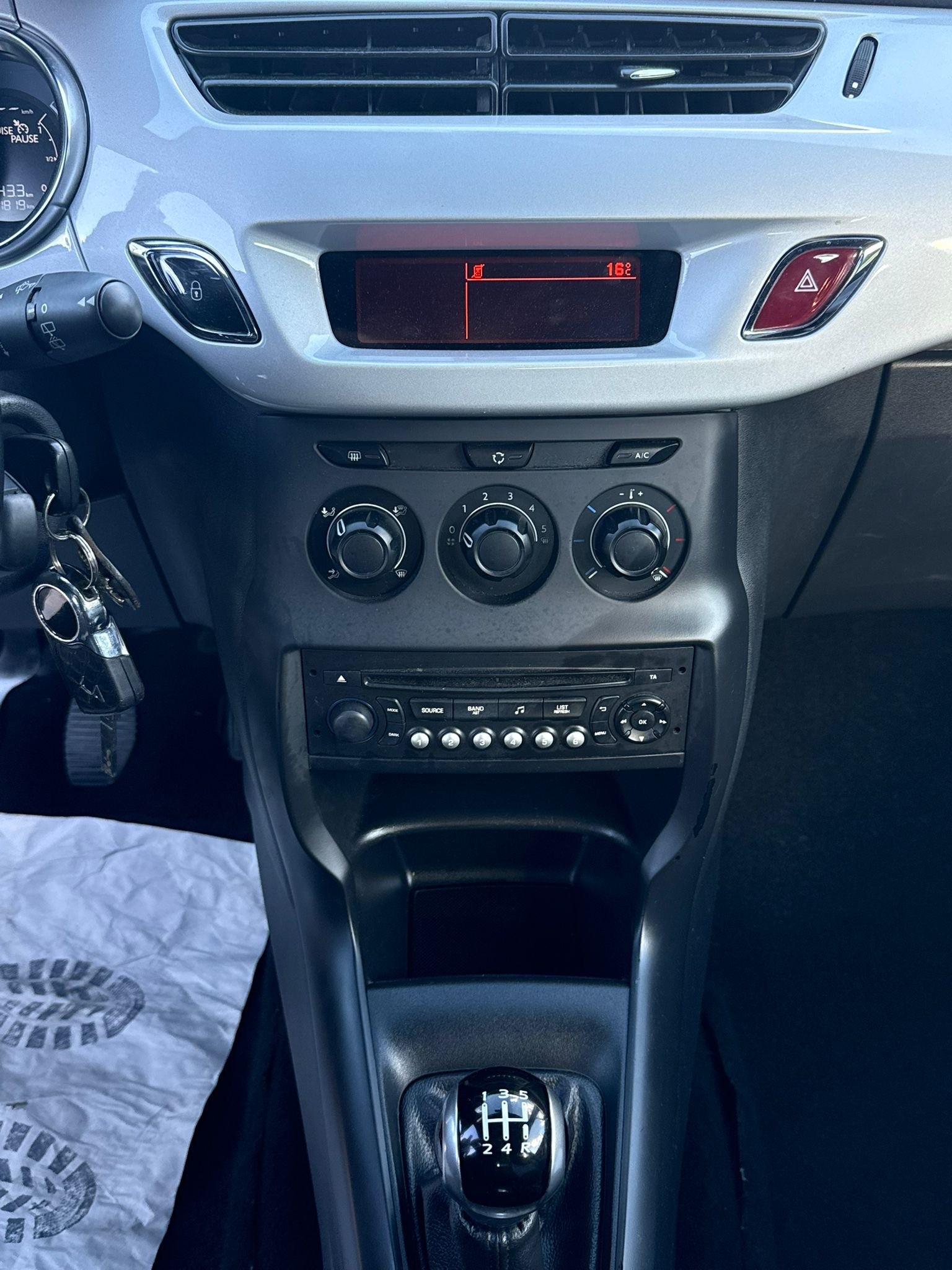 DS AUTOMOBILES DS3 1.2 VTi Chic-image-11