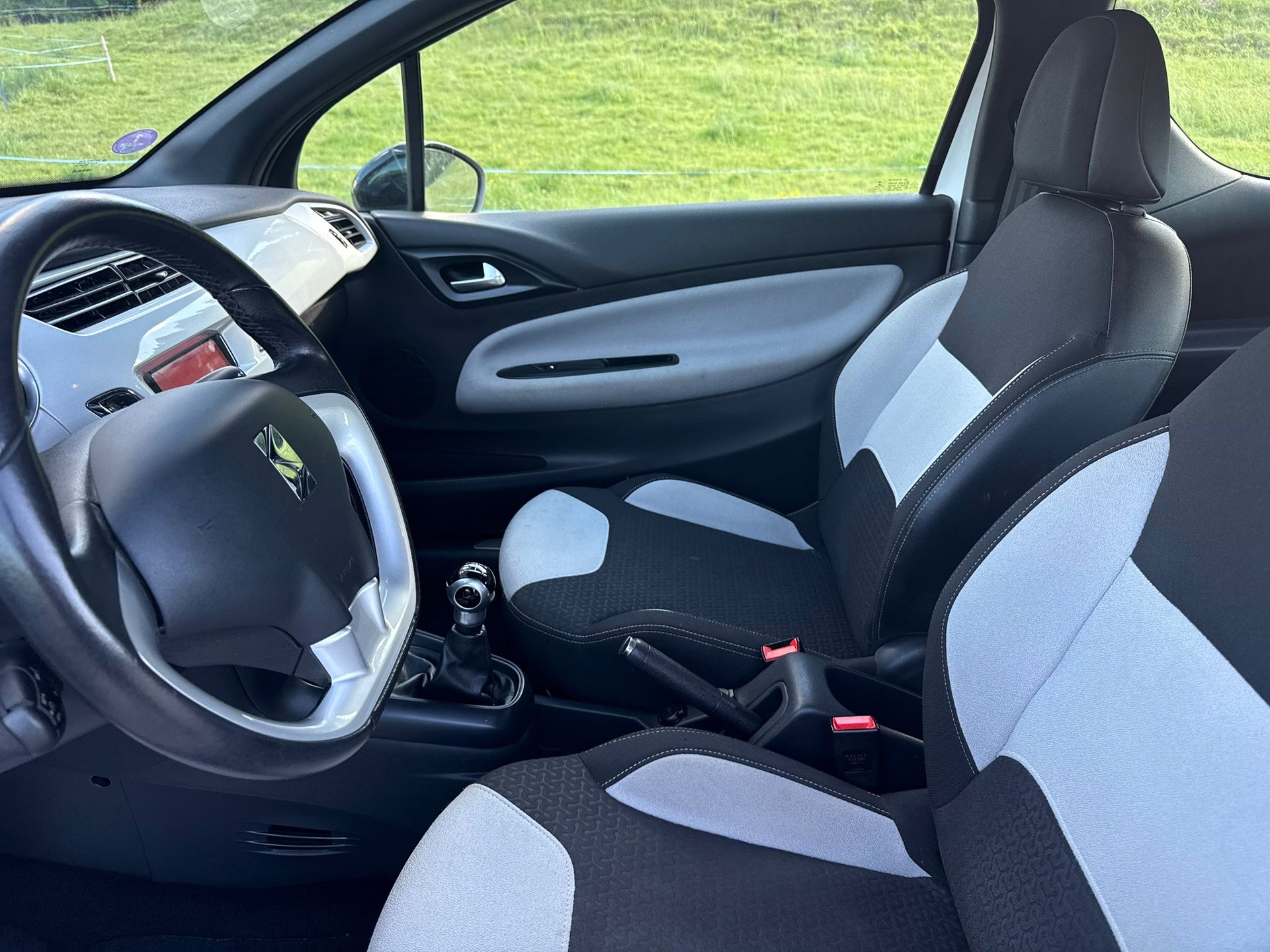 DS AUTOMOBILES DS3 1.2 VTi Chic-image-10