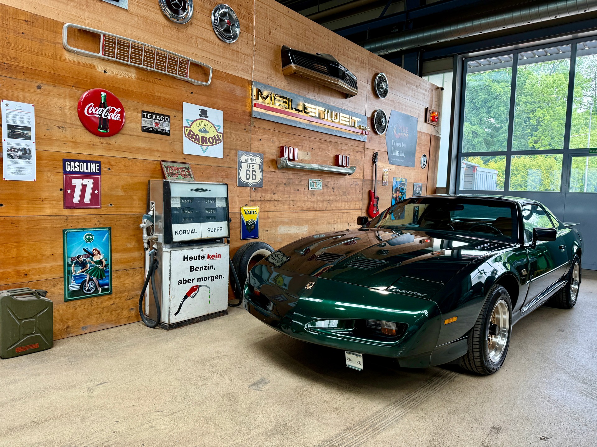 PONTIAC Firebird 5.0 V8 Trans Am GTA-showroom-element-1