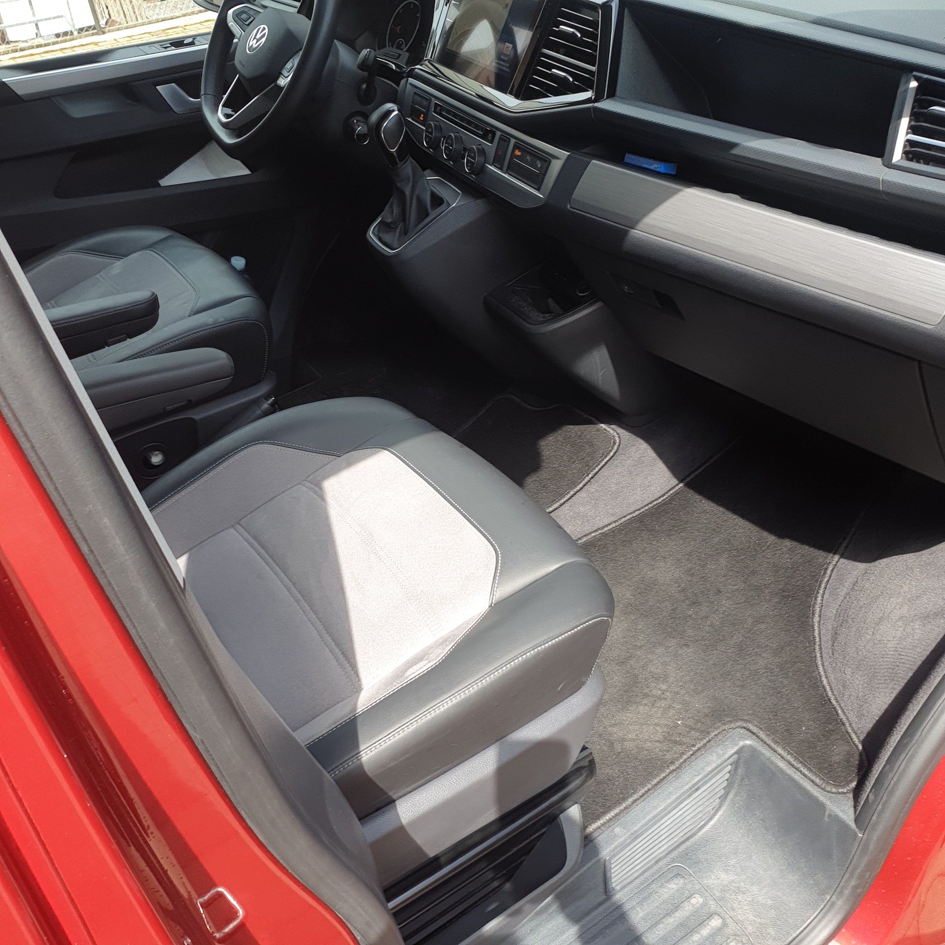 VW T6.1 California Beach 2.0 Bi-TDI 4 Motion DSG-image-11