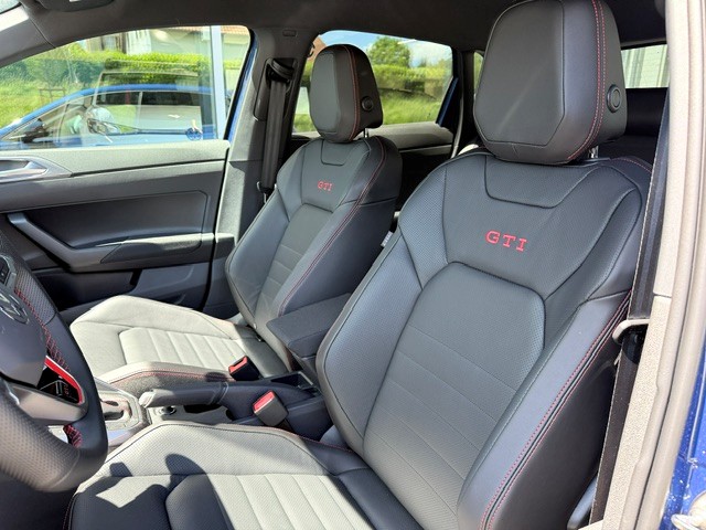 VW 2.0 TSI GTI DSG-showroom-element-3