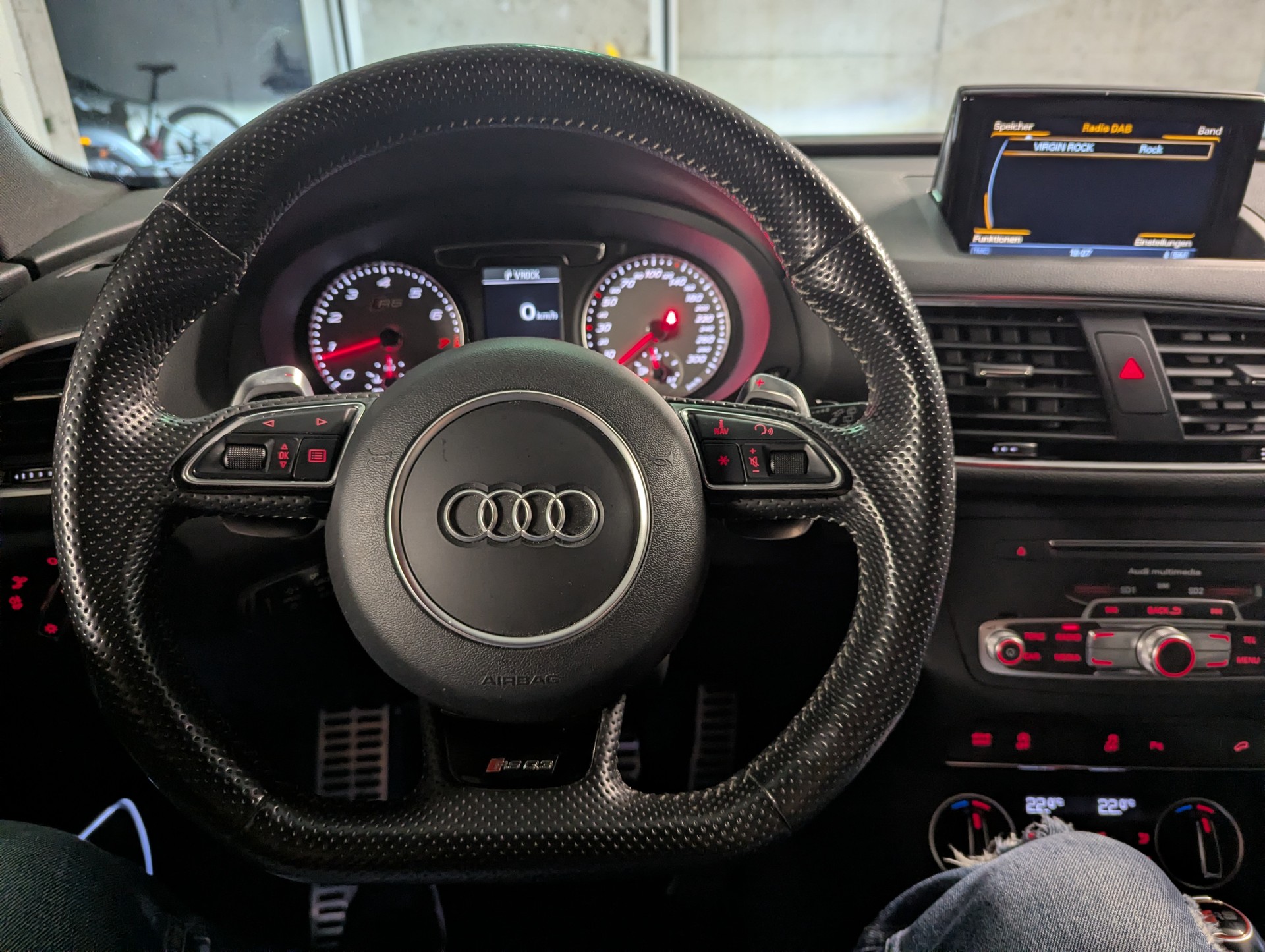 AUDI 2.5 TFSI quattro S-Tronic-image-4