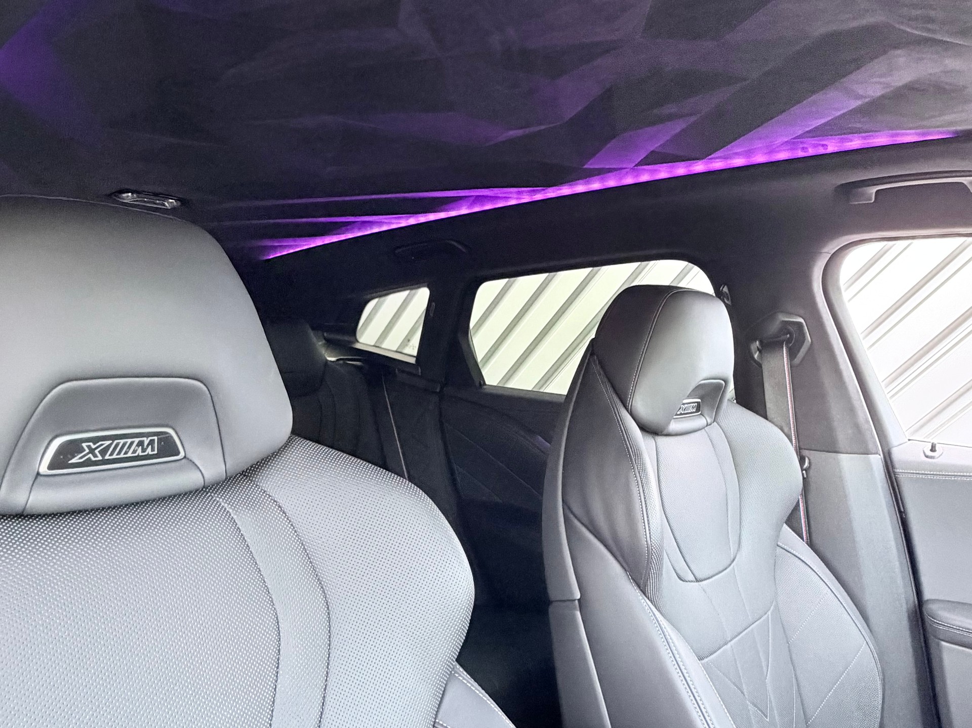 BMW XM xDrive 50e PHEV Steptronic-image-9