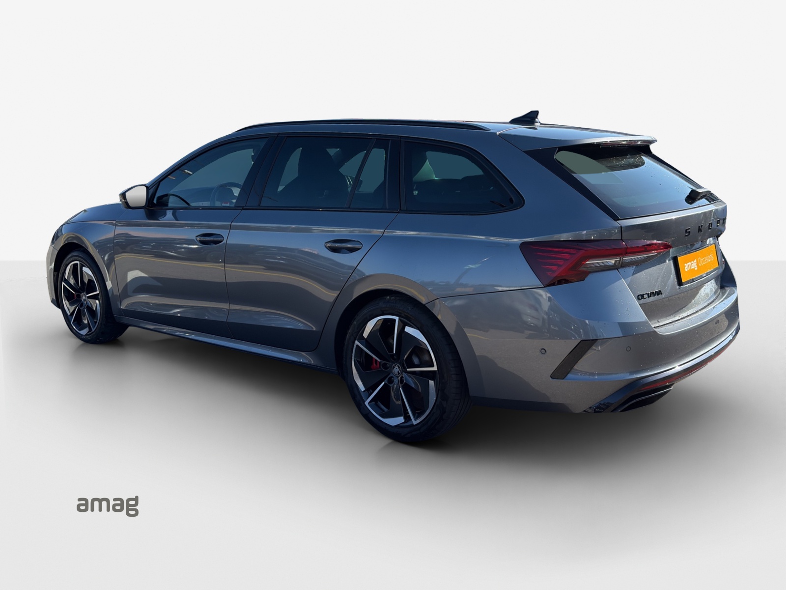 SKODA Octavia Combi 2.0 TSI DSG RS-image-2
