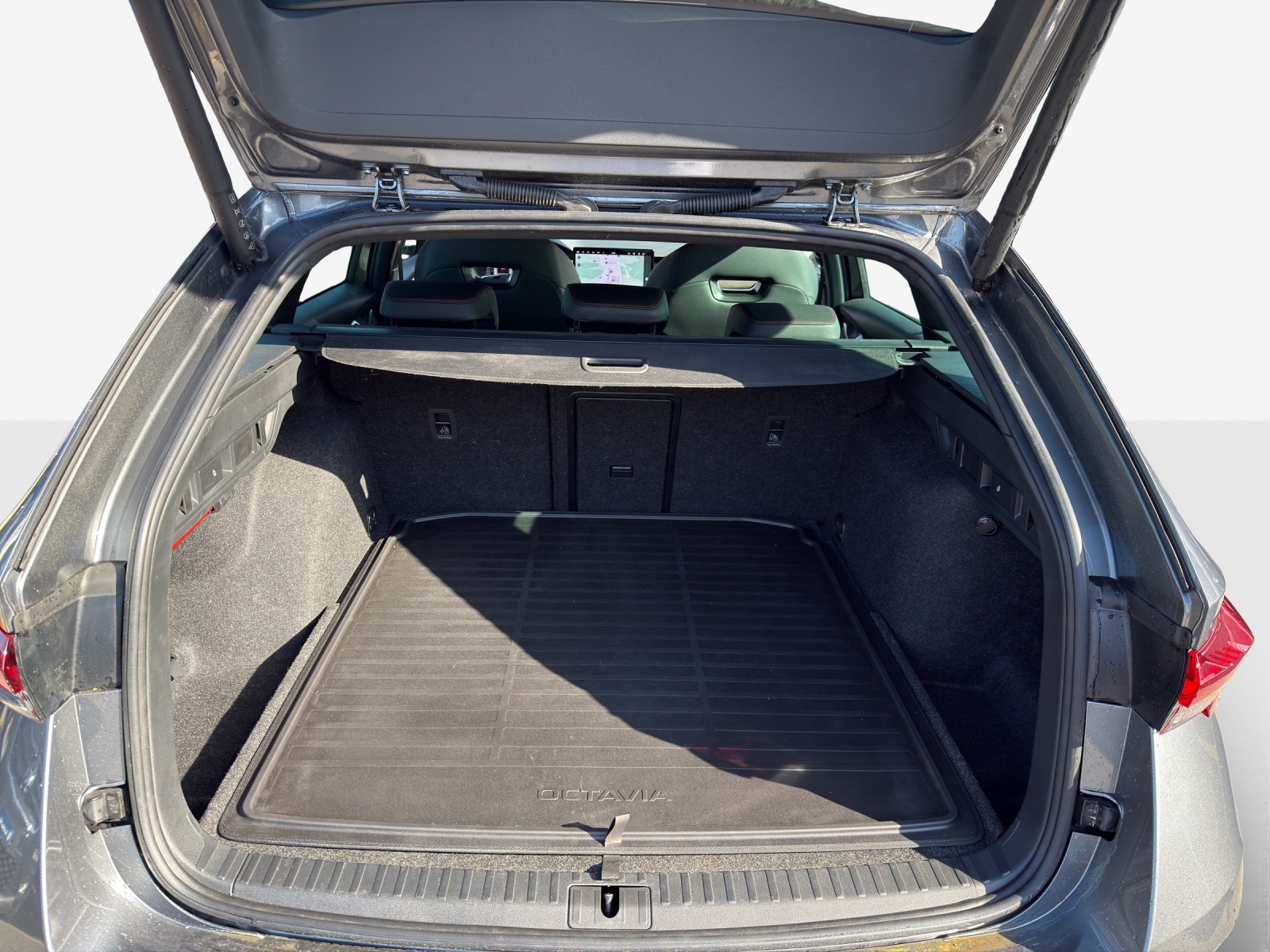 SKODA Octavia Combi 2.0 TSI DSG RS-image-12