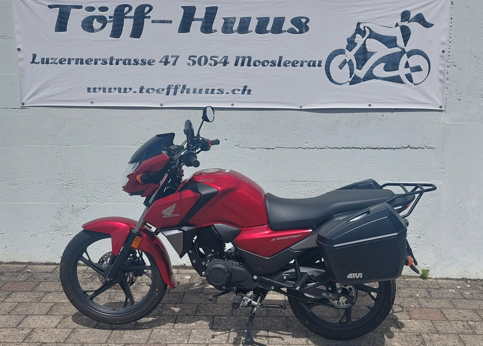 HONDA CBF 125-showroom-element-1