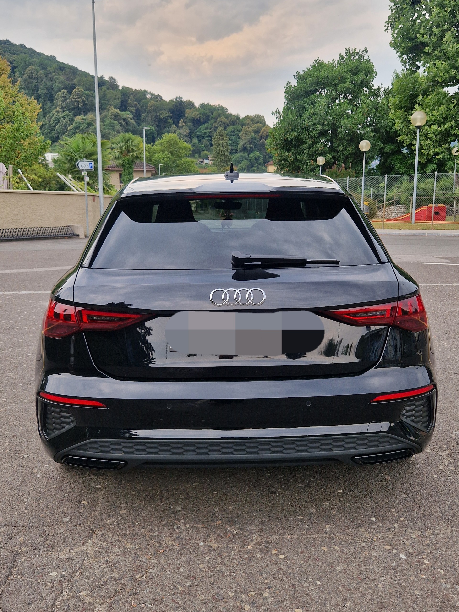 AUDI 1.5 35 TFSI S Line Attraction S-Tronic-image-2