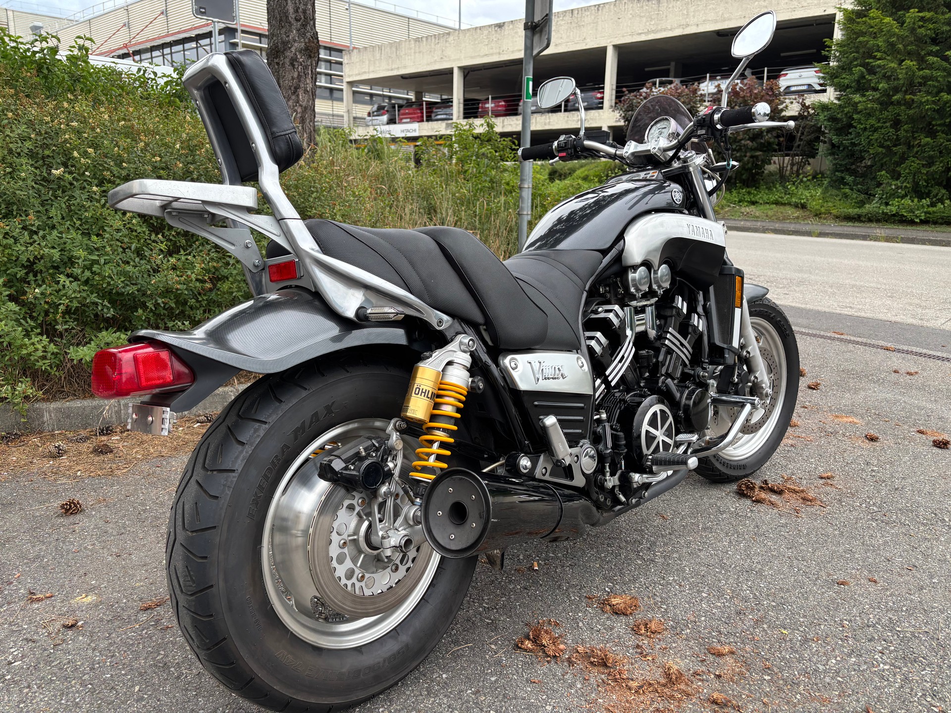 YAMAHA V-Max VMX 1200 (CAN)-image-1