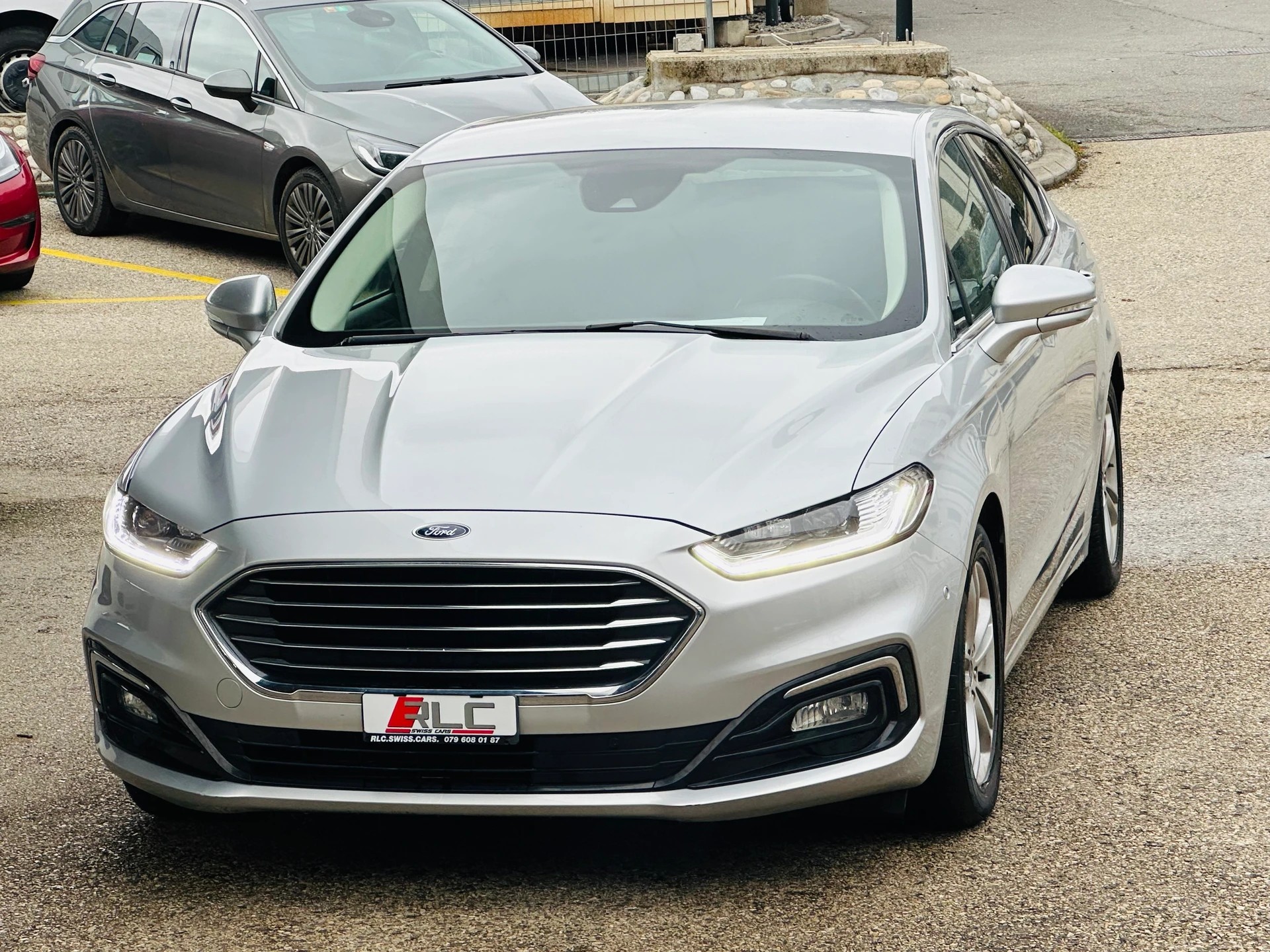 FORD Mondeo 2.0 TDCi Titanium Automatik-image-2