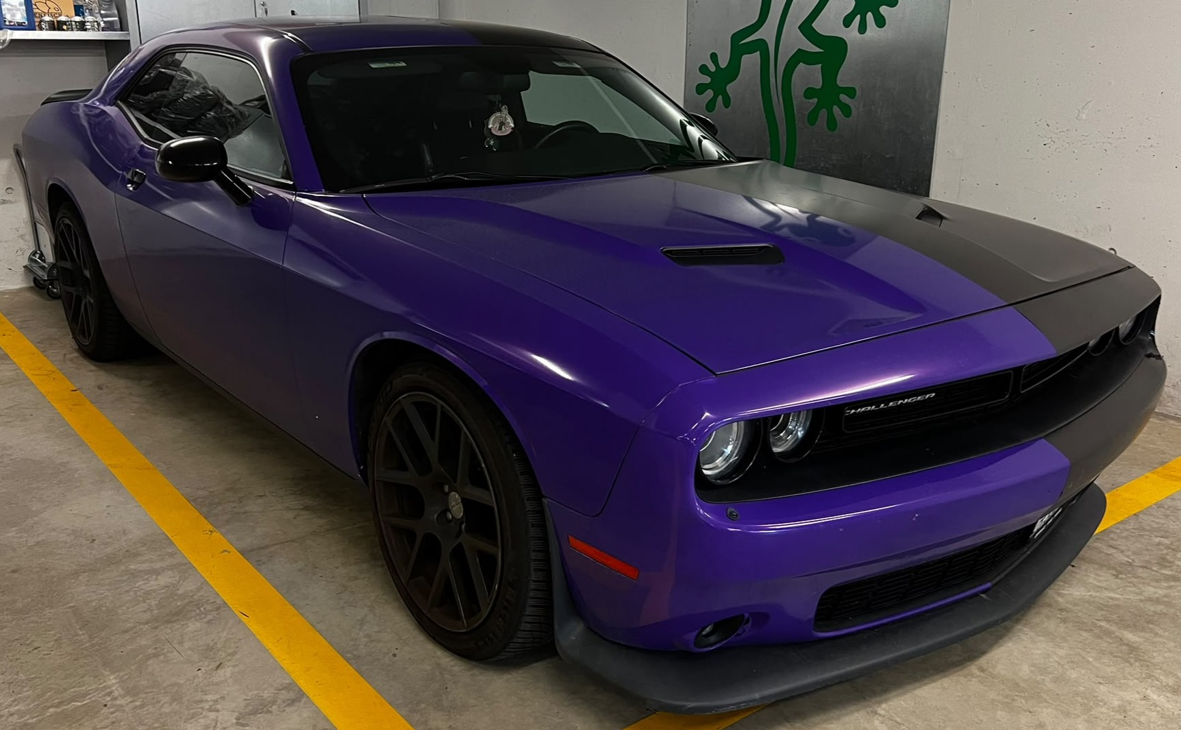 DODGE Challenger-image-0