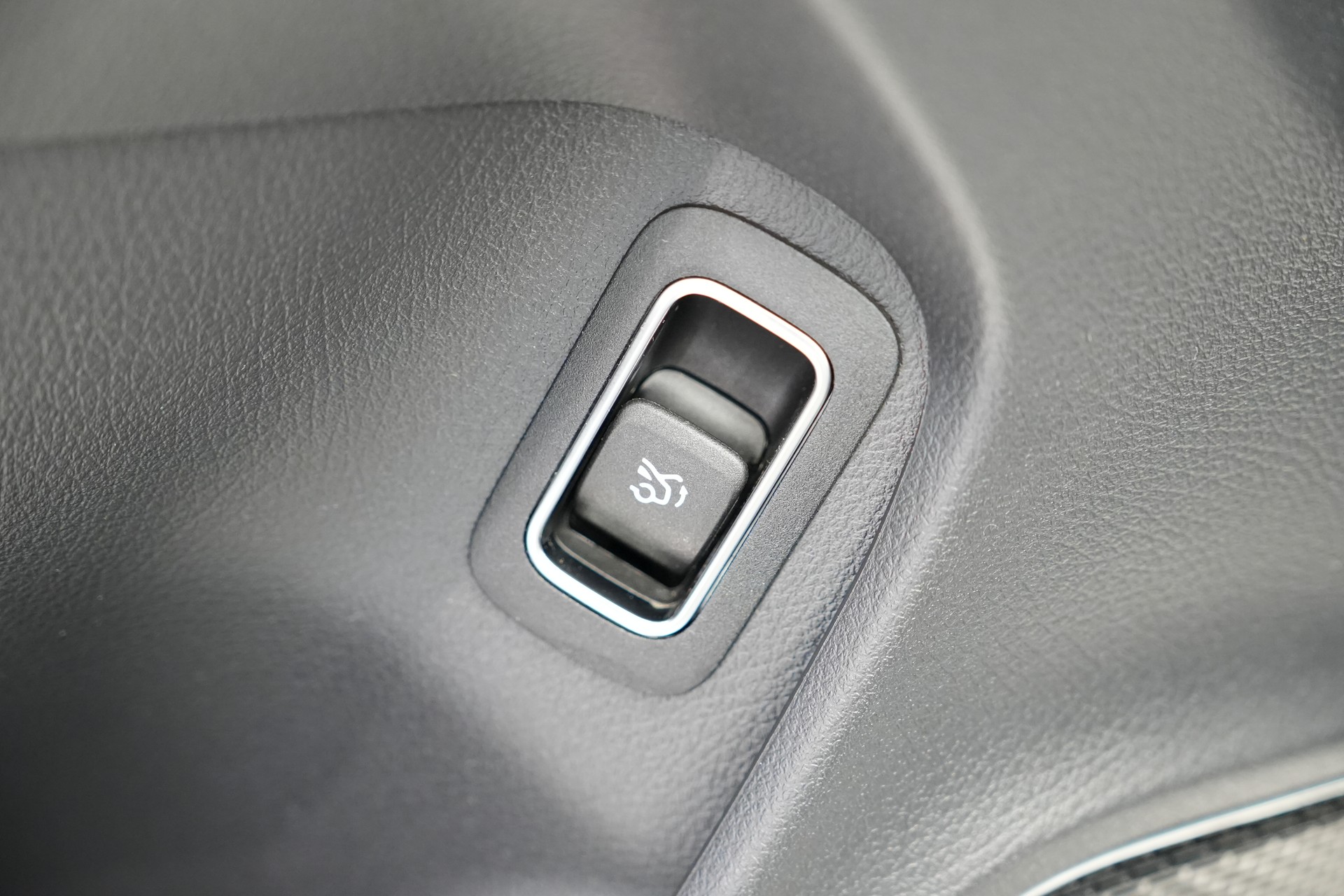 MERCEDES-BENZ CLA 200 AMG Line 7G-DCT *CH-Fahrzeug*-image-16