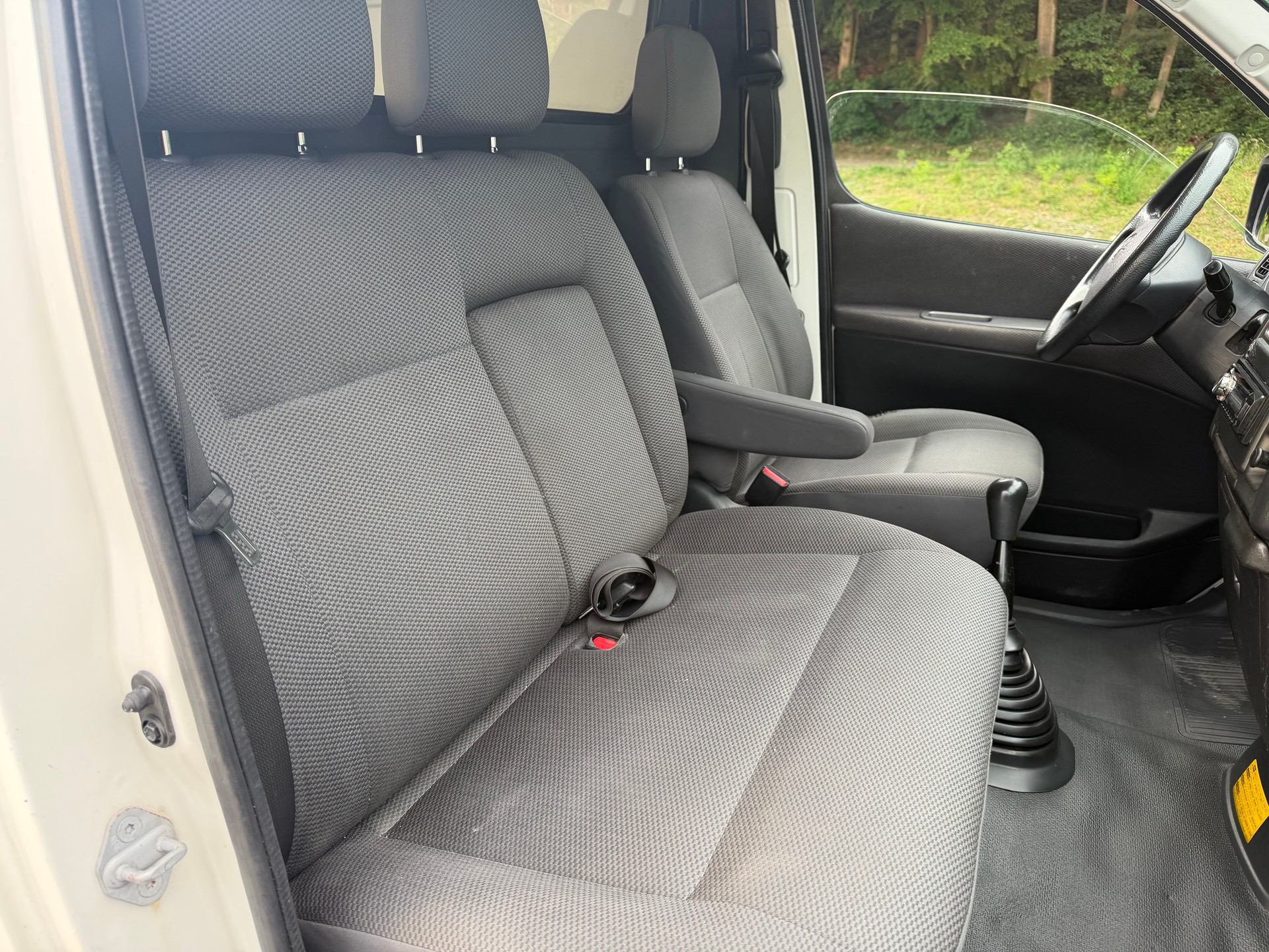 TOYOTA Hiace D-4D Van LWB-image-9