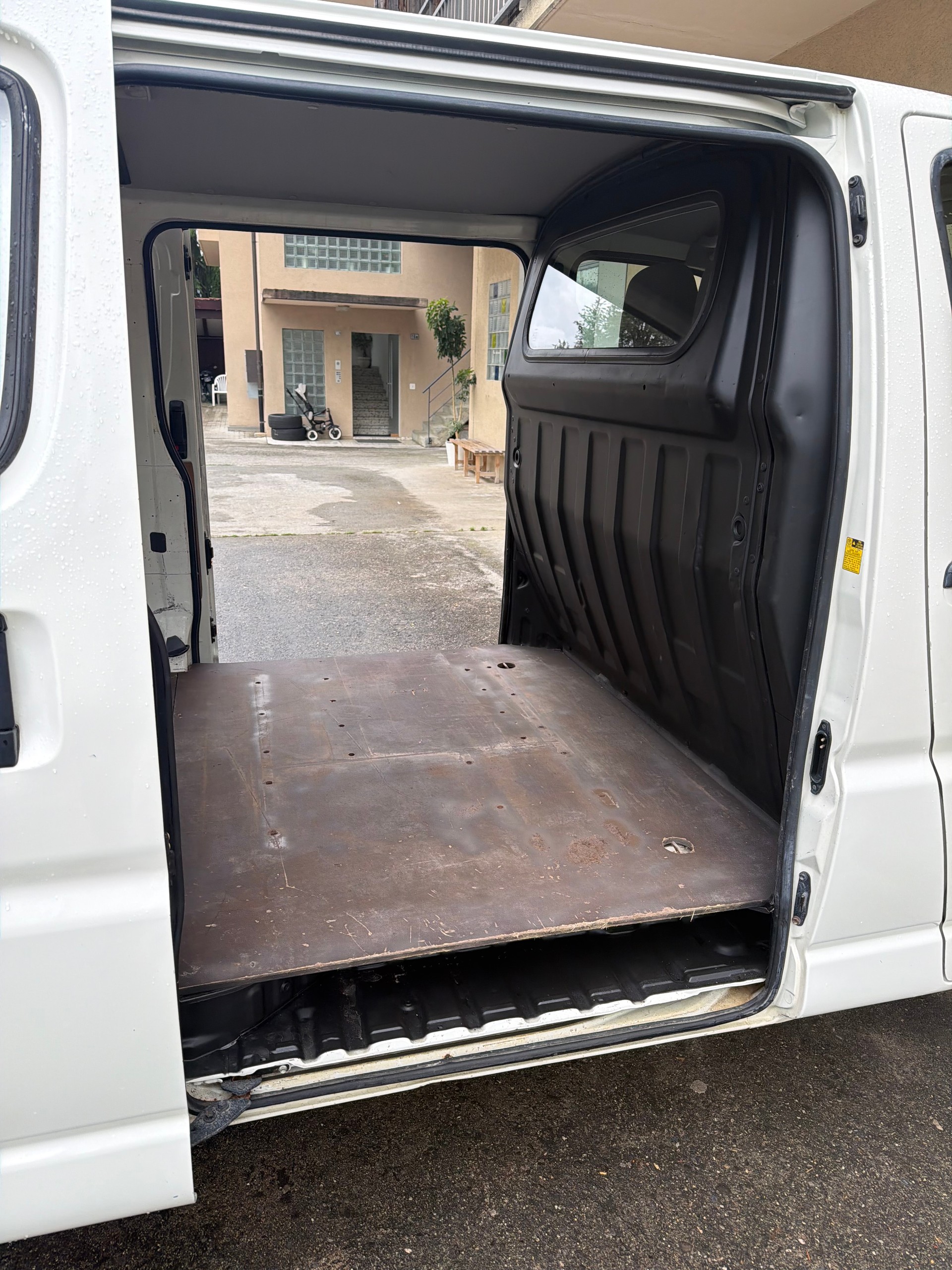 TOYOTA Hiace D-4D Van LWB-image-5