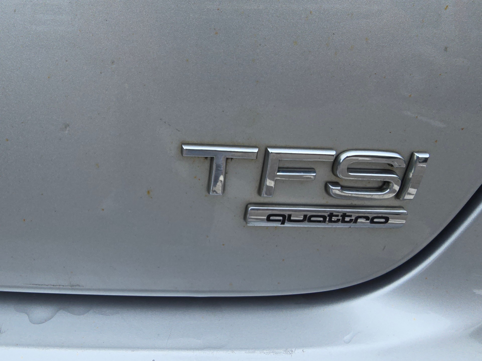 AUDI A3 Sportback 2.0 TFSI Ambiente quattro S-tronic-image-12