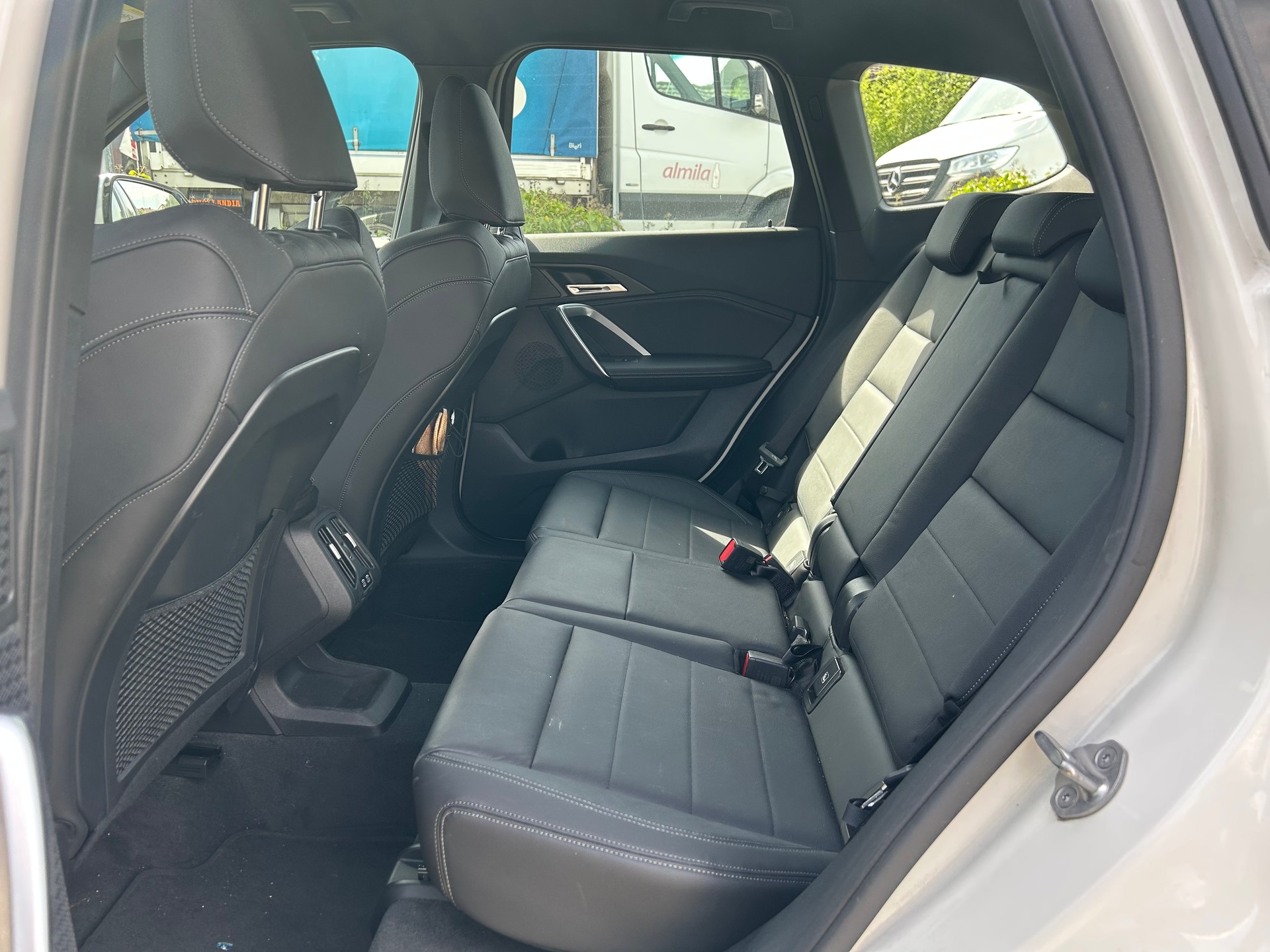 BMW X1 xDrive 23i 48V M Sport-image-9