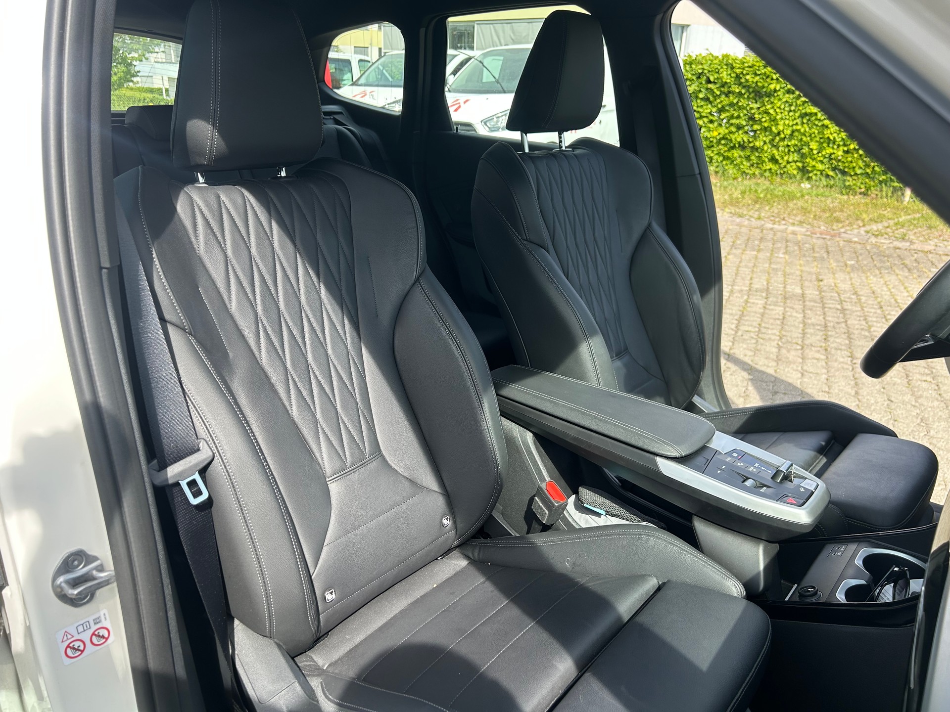 BMW X1 xDrive 23i 48V M Sport-image-10