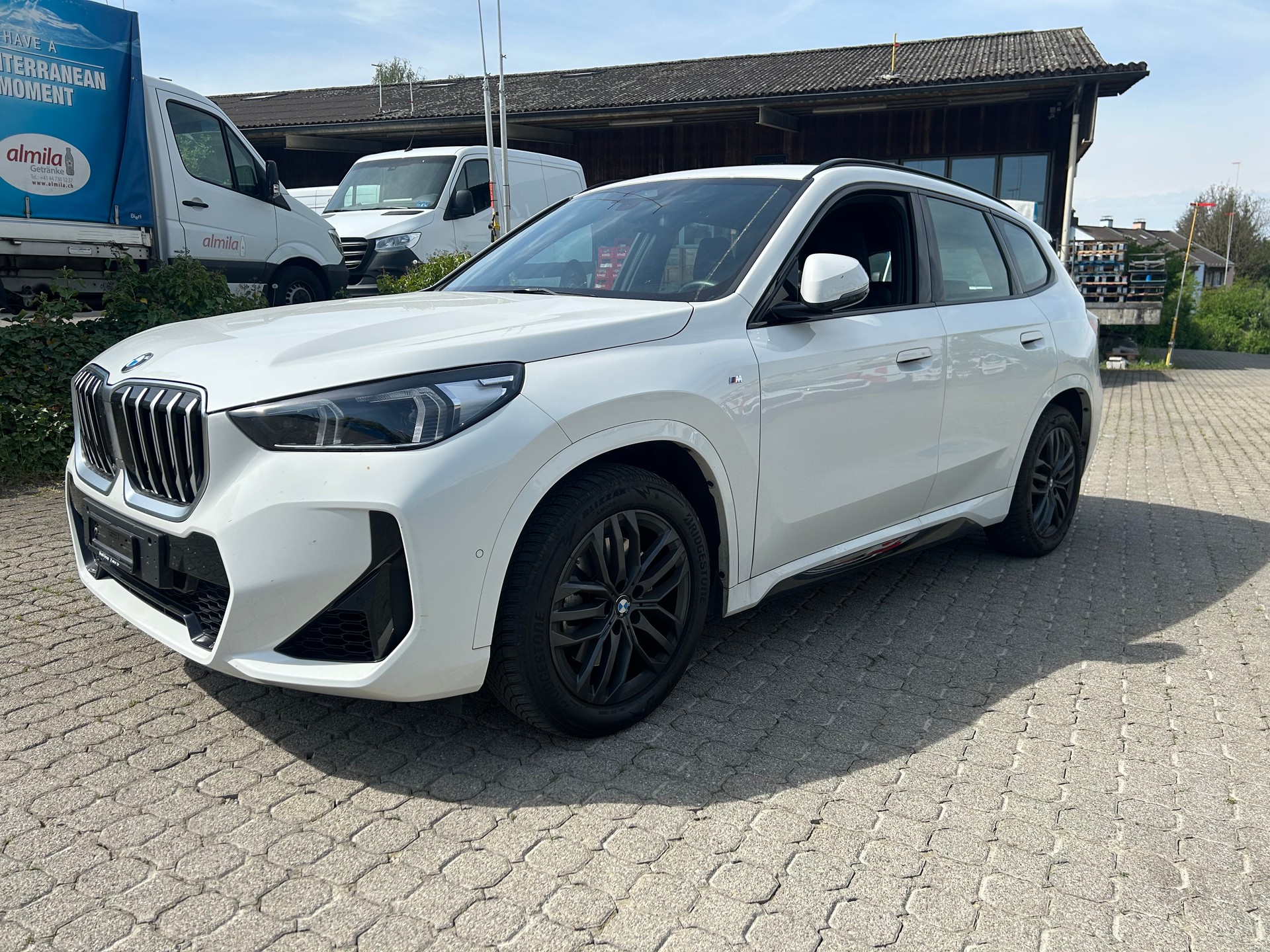 BMW X1 xDrive 23i 48V M Sport-image-6