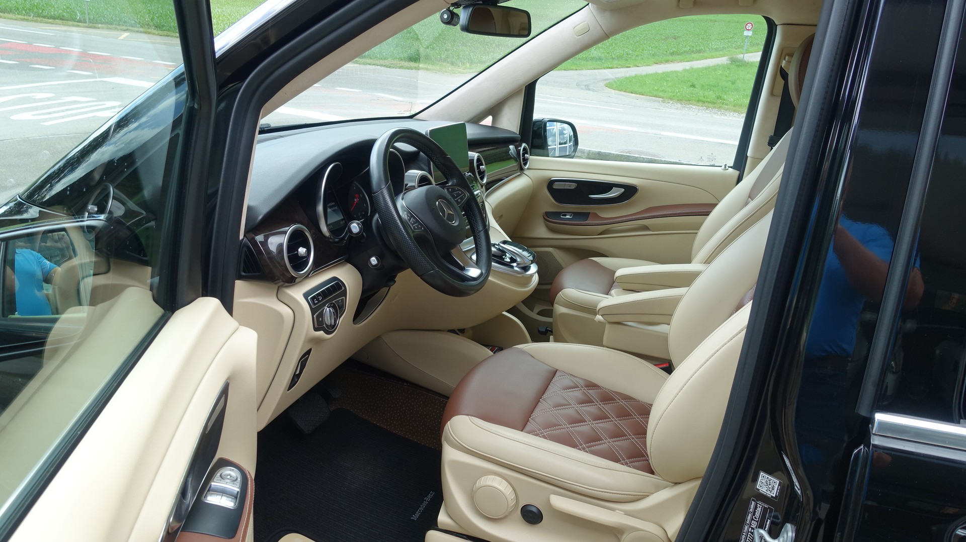 MERCEDES-BENZ V 250 d Avantgarde extralang 7G-Tronic VIP-Umbau-image-7