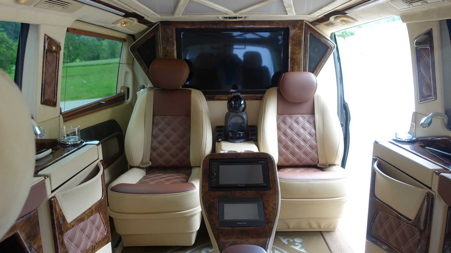 MERCEDES-BENZ V 250 d Avantgarde extralang 7G-Tronic VIP-Umbau-image-12