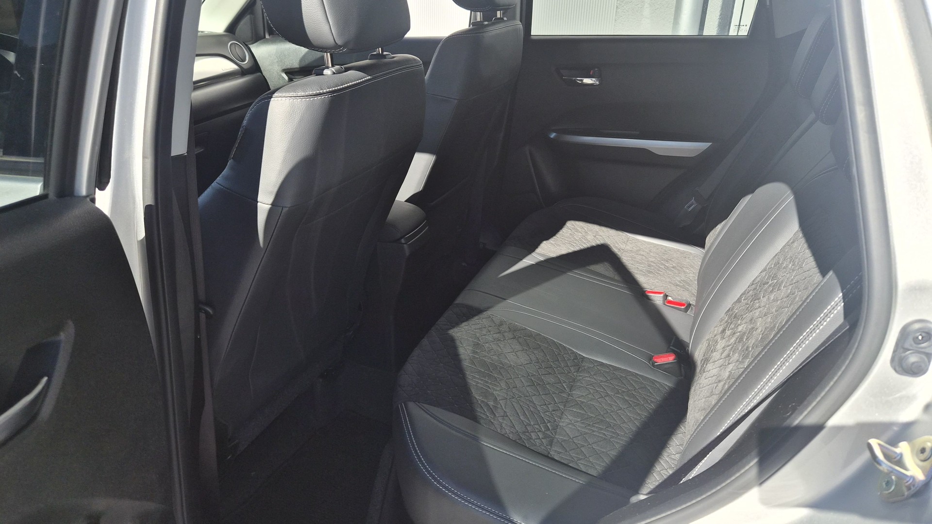 SUZUKI Vitara 1.5 Hybrid Edition 35 Top 4x4 AGS-image-13
