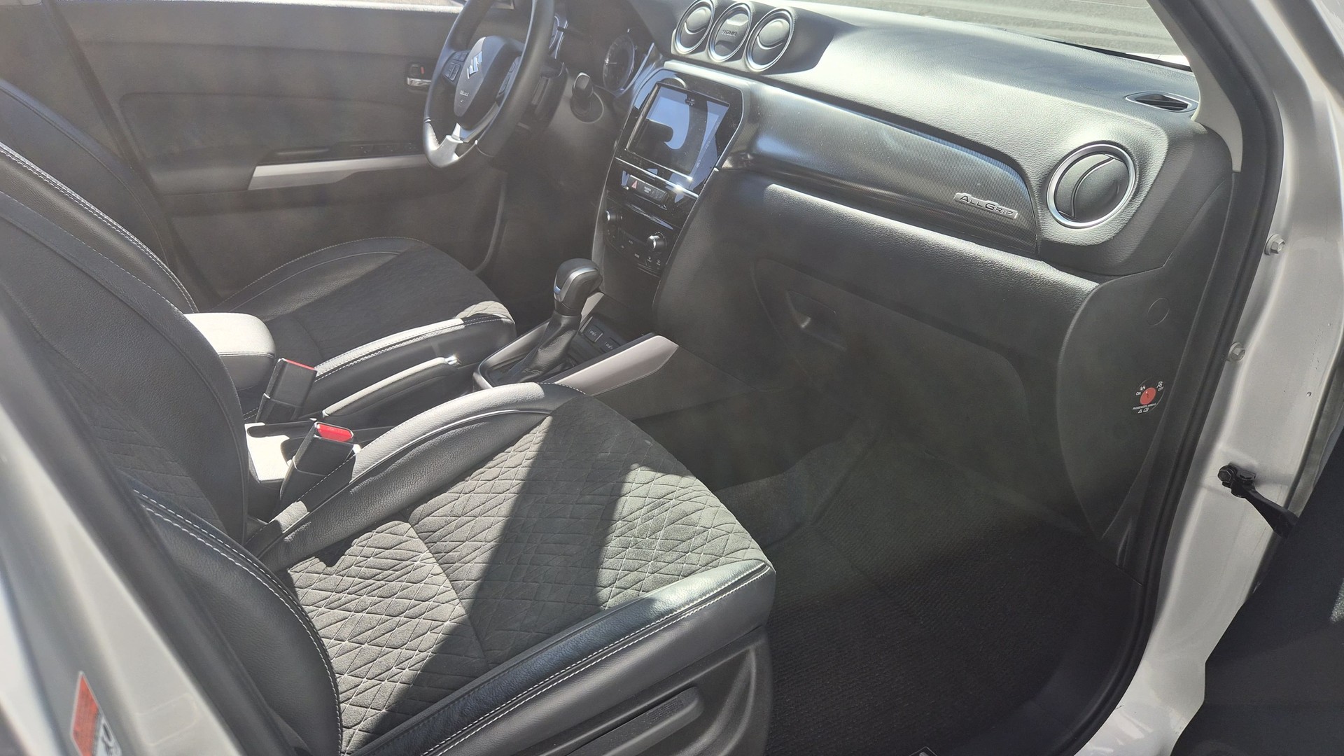SUZUKI Vitara 1.5 Hybrid Edition 35 Top 4x4 AGS-image-12