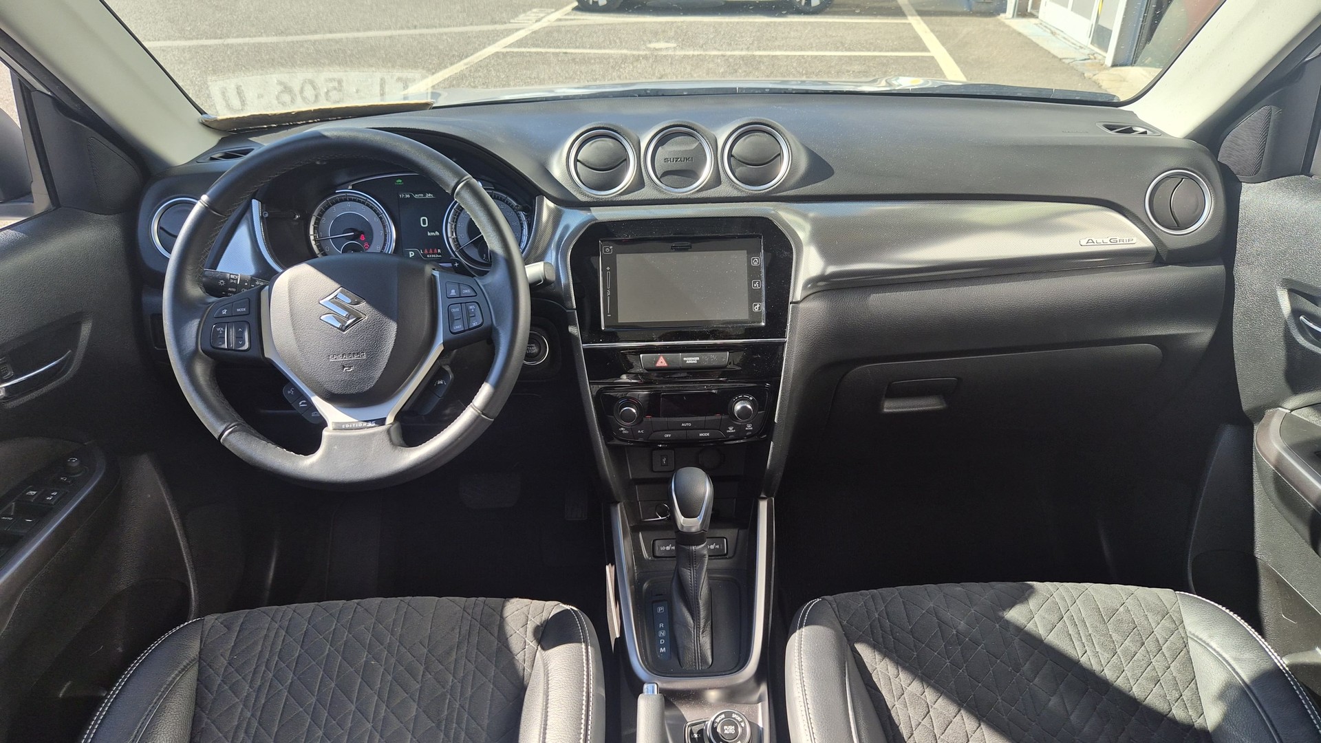 SUZUKI Vitara 1.5 Hybrid Edition 35 Top 4x4 AGS-image-10