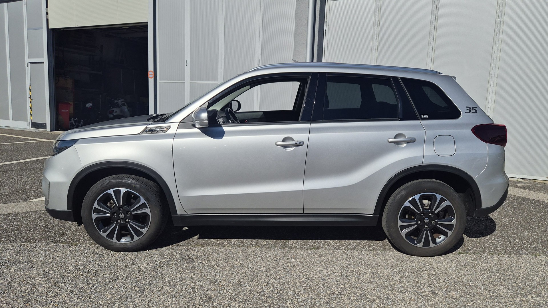 SUZUKI Vitara 1.5 Hybrid Edition 35 Top 4x4 AGS-image-3