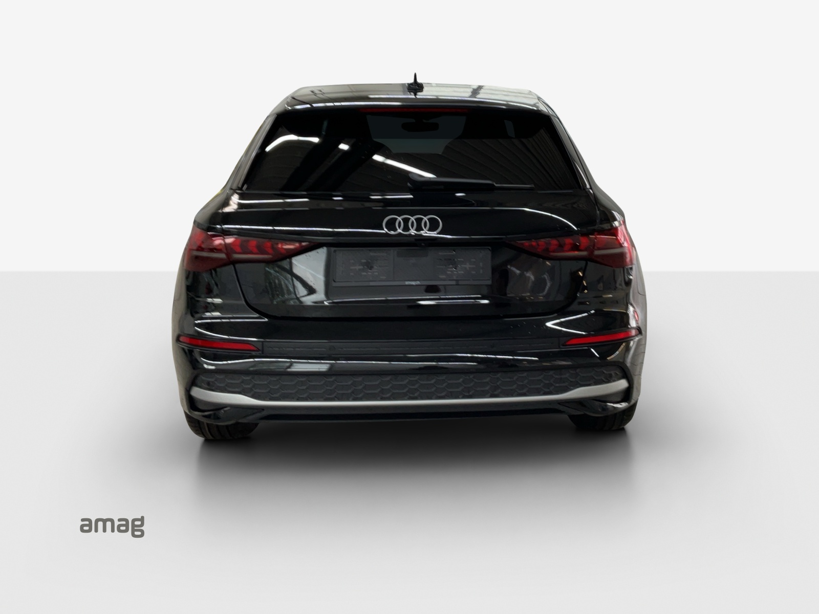 AUDI A3 Sportback TFSI 110 kW Attraction S tronic-image-3
