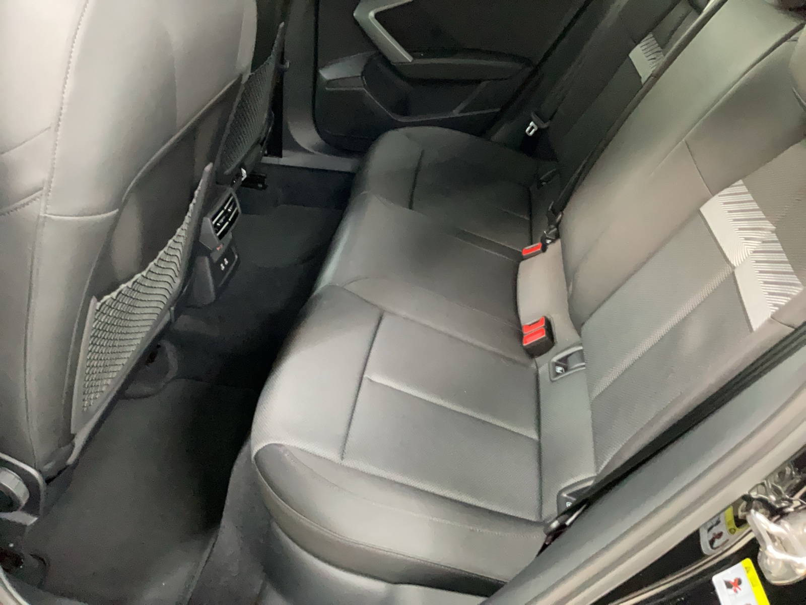 AUDI A3 Sportback TFSI 110 kW Attraction S tronic-image-11