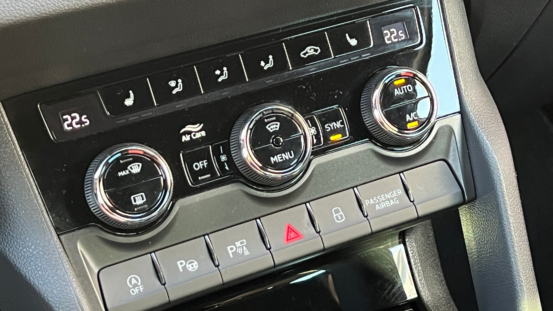 SKODA Karoq 2.0 TSI SportLine 4x4 DSG-image-9