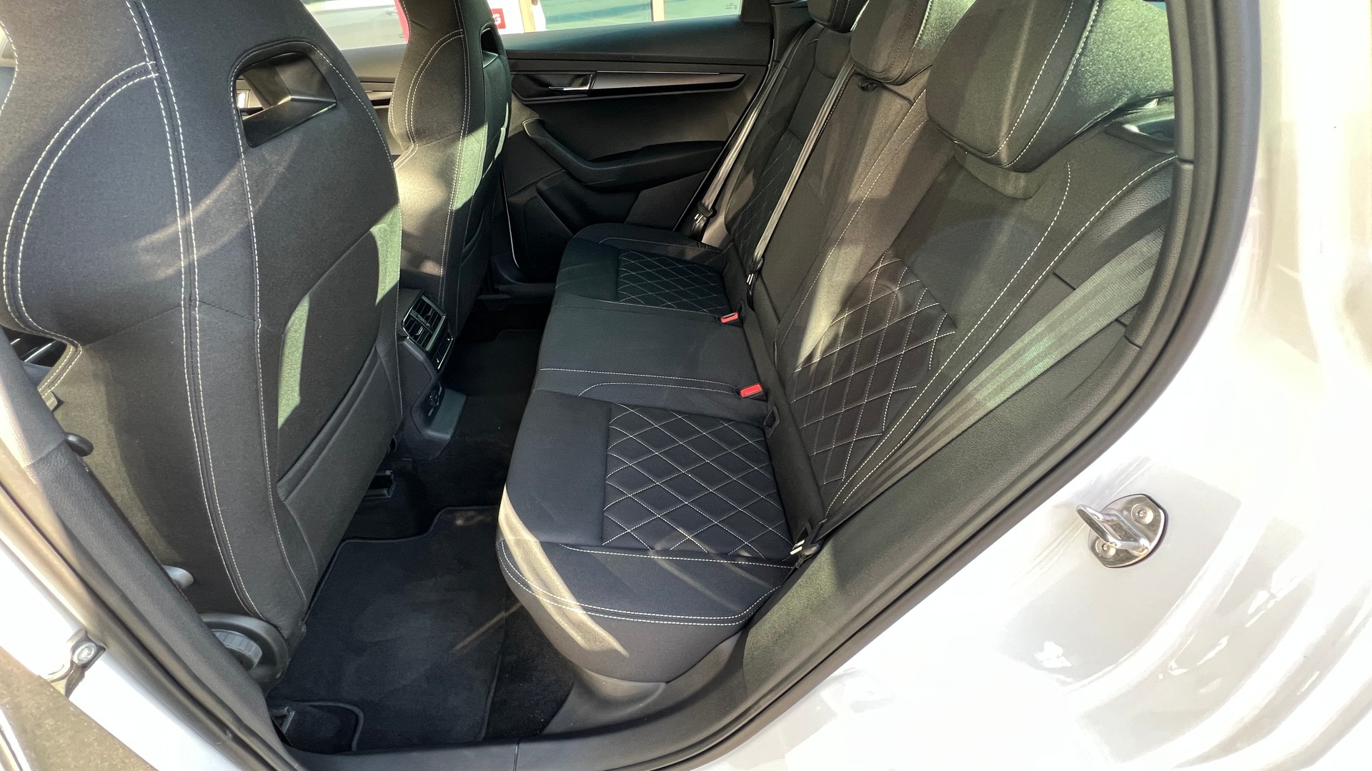 SKODA Karoq 2.0 TSI SportLine 4x4 DSG-image-8