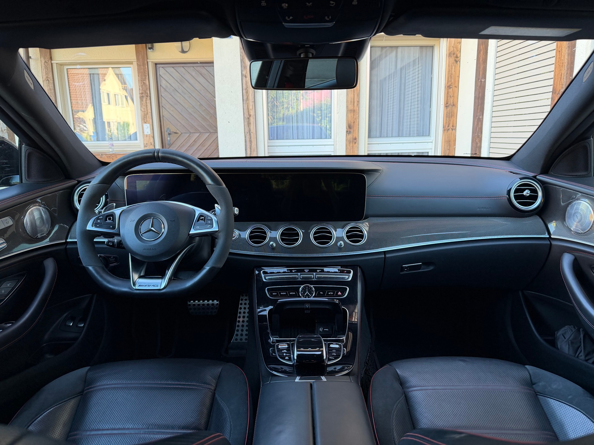 MERCEDES-BENZ E 43 AMG 4matic-image-4