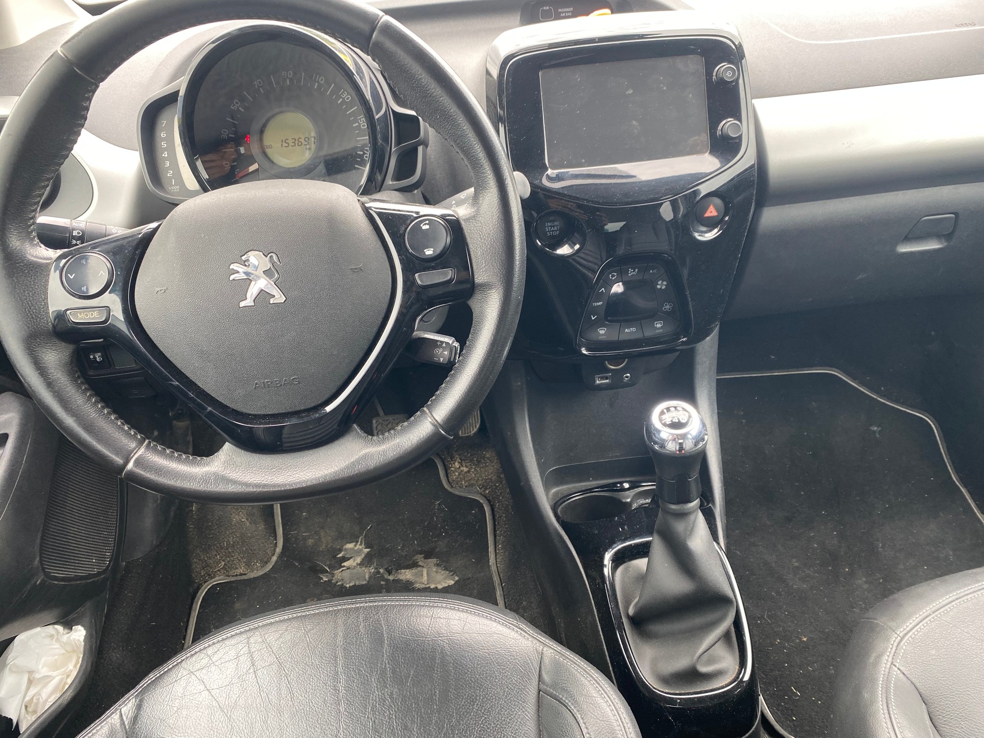 PEUGEOT 108 1.2 VTi Active-image-5