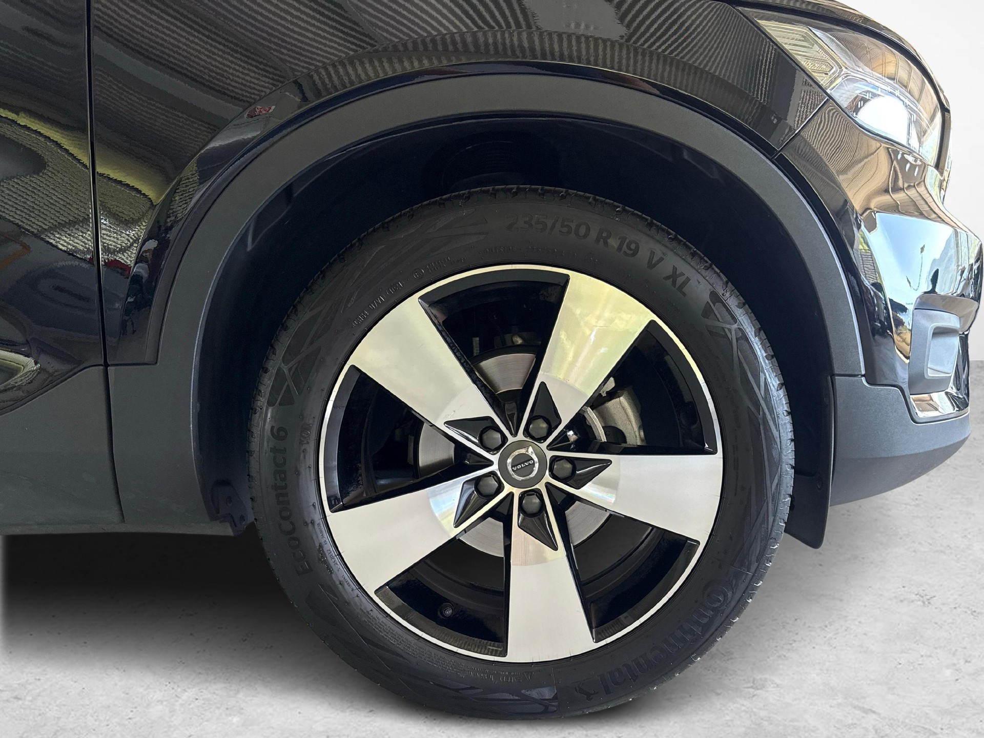 VOLVO XC40 1.5 T2 Momentum + Ruote invernali incluse-image-14