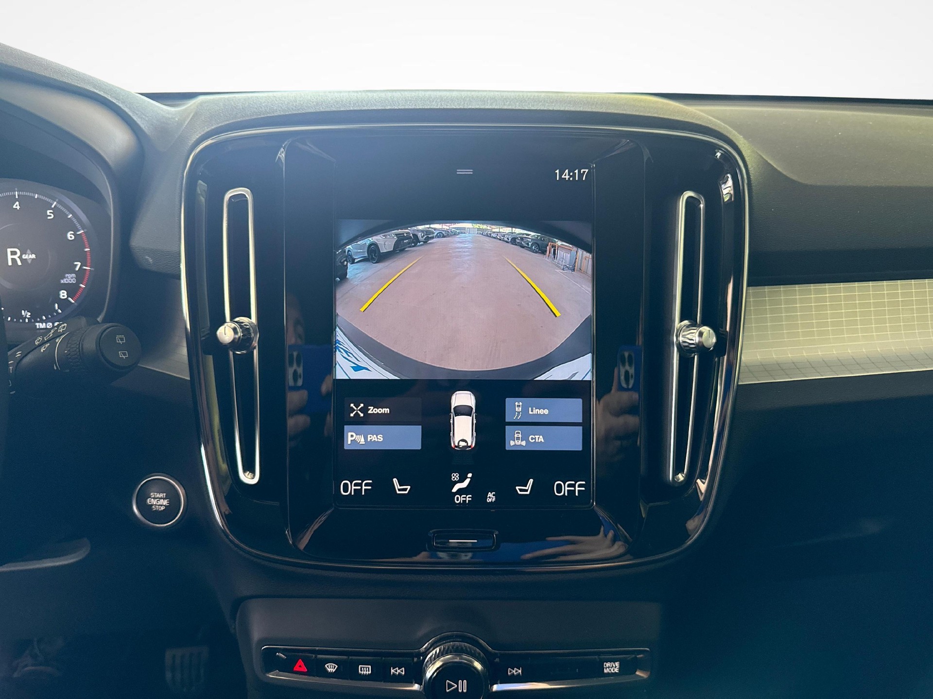 VOLVO XC40 1.5 T2 Momentum + Ruote invernali incluse-image-13