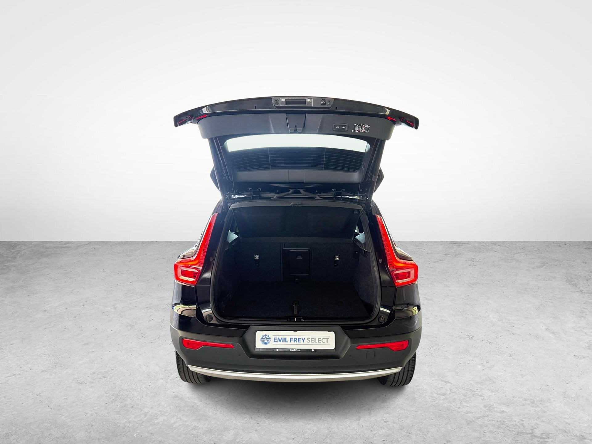 VOLVO XC40 1.5 T2 Momentum + Ruote invernali incluse-image-11