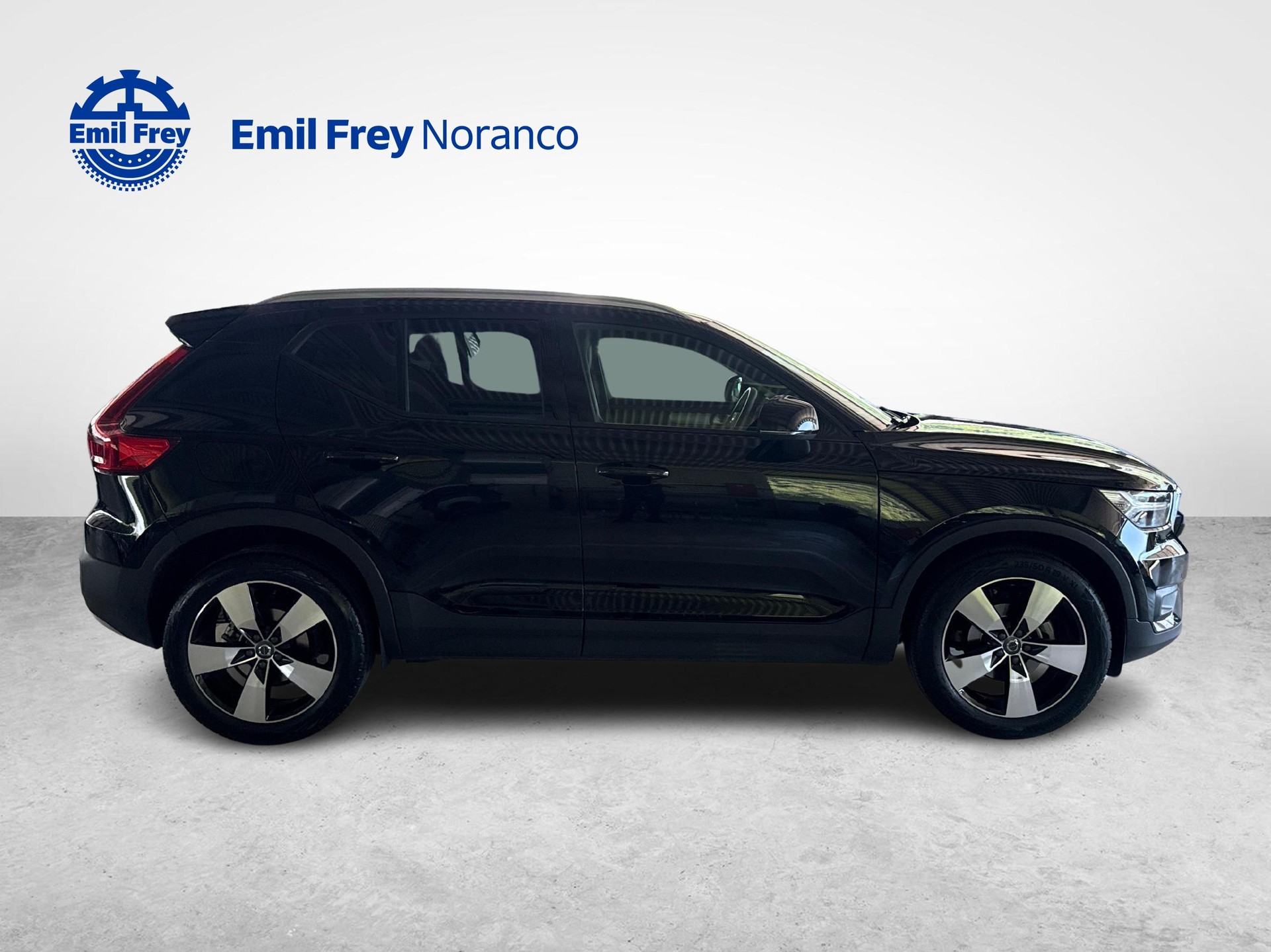 VOLVO XC40 1.5 T2 Momentum + Ruote invernali incluse-image-5