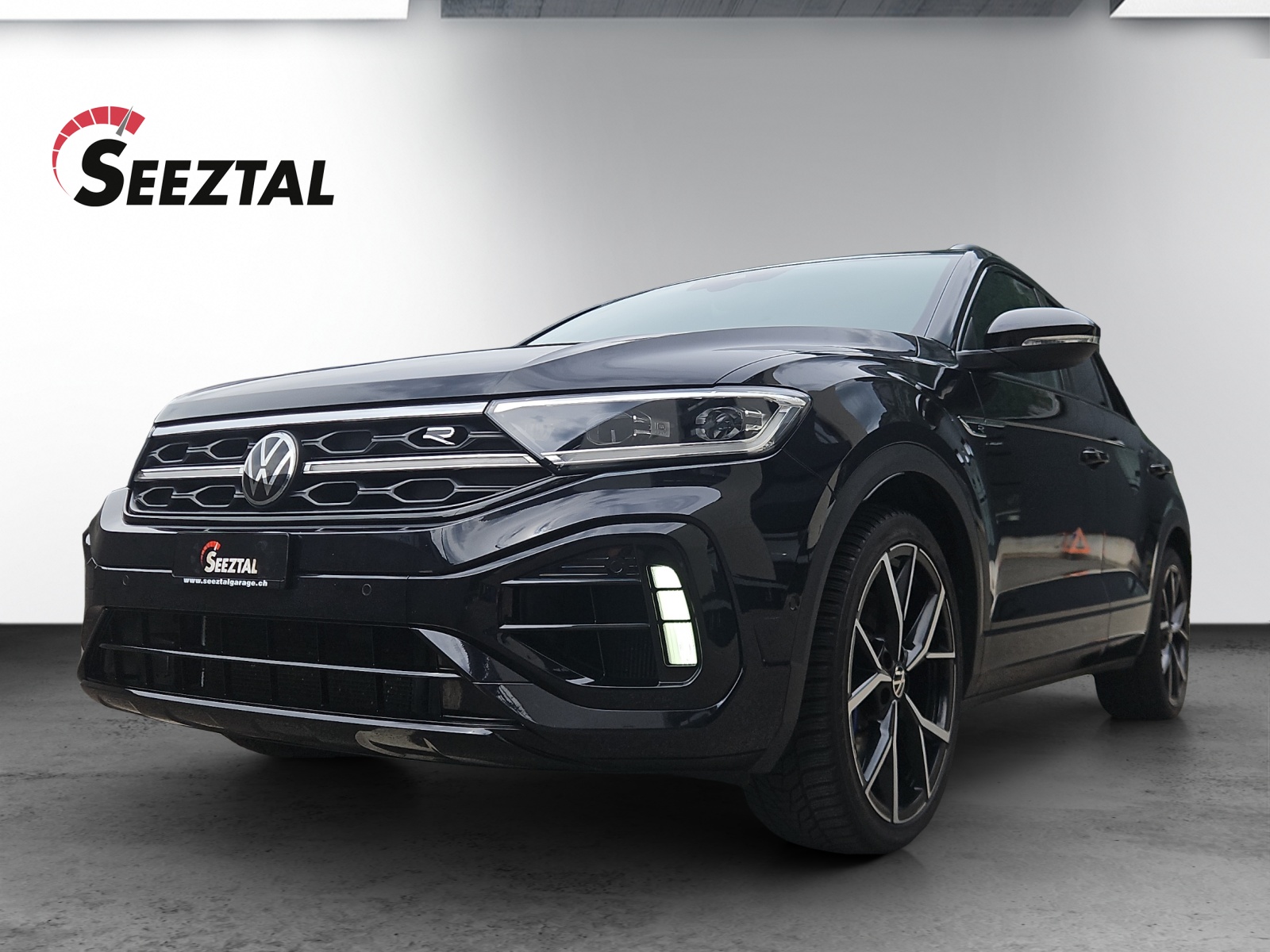 VW VW T-Roc R 4Motion-image-1